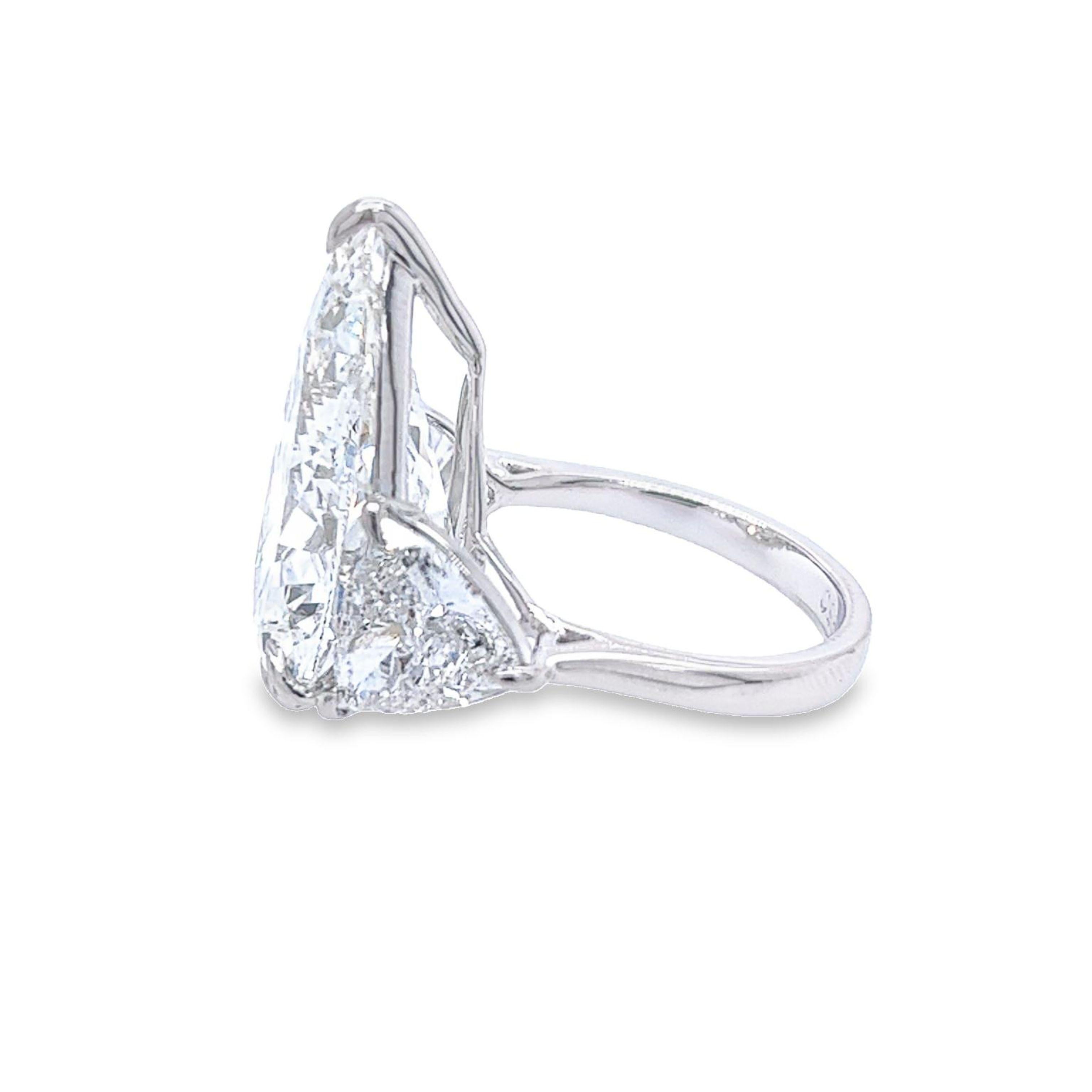 Moderne David Rosenberg Bague de fiançailles à 3 pierres avec diamant en forme de poire de 13,34 carats certifié GIA en vente