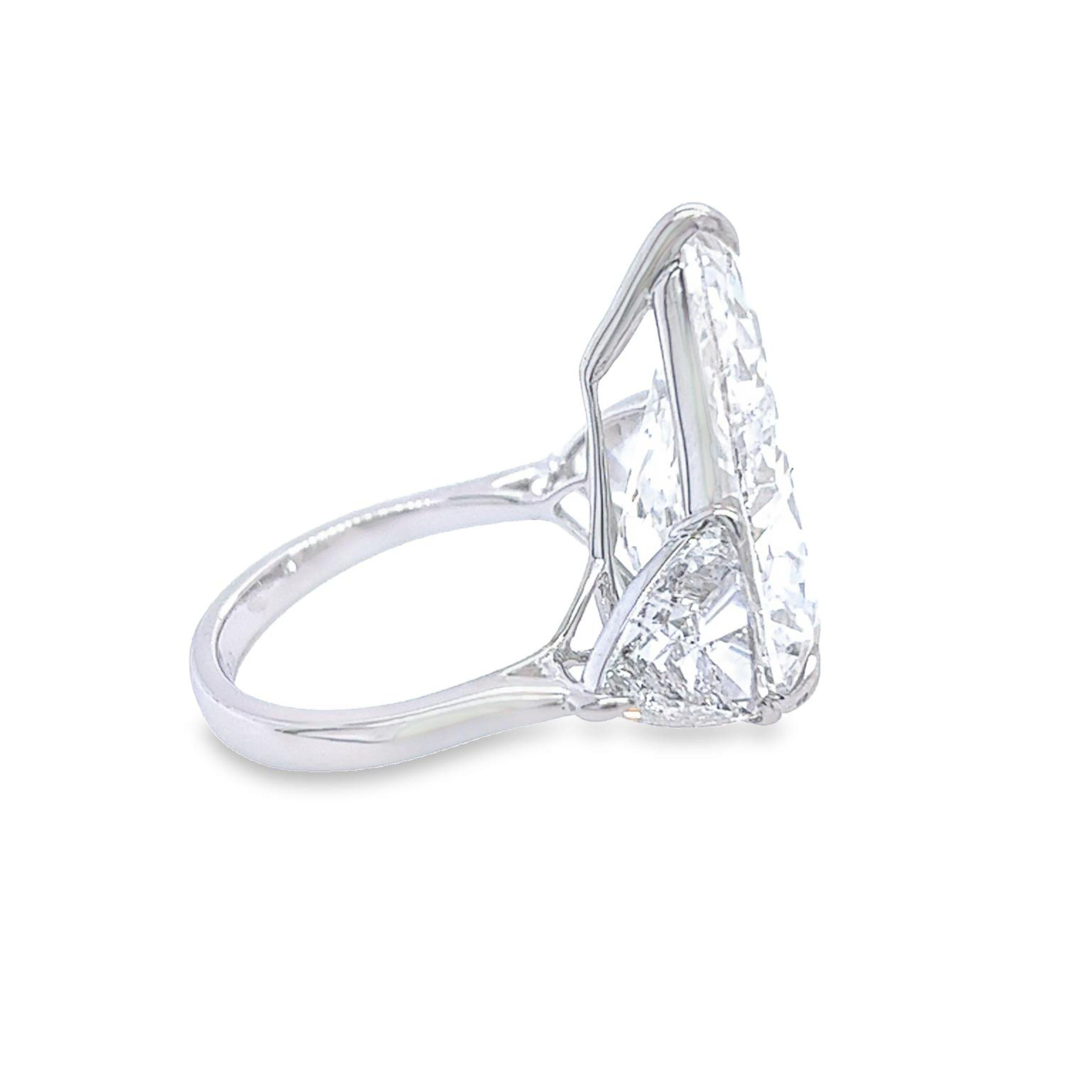 David Rosenberg Bague de fiançailles à 3 pierres avec diamant en forme de poire de 13,34 carats certifié GIA Neuf - En vente à Boca Raton, FL
