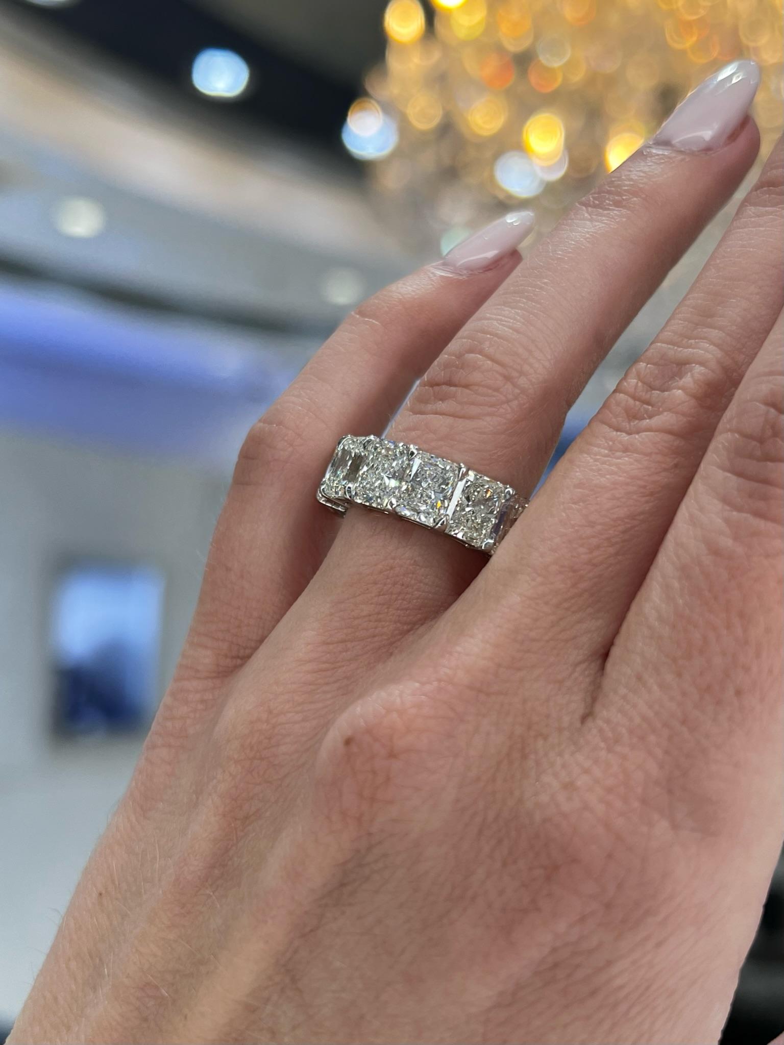 David Rosenberg Alliance d'éternité en diamants taille radiant de 14.17 carats au total, certifiés GIA en vente 5