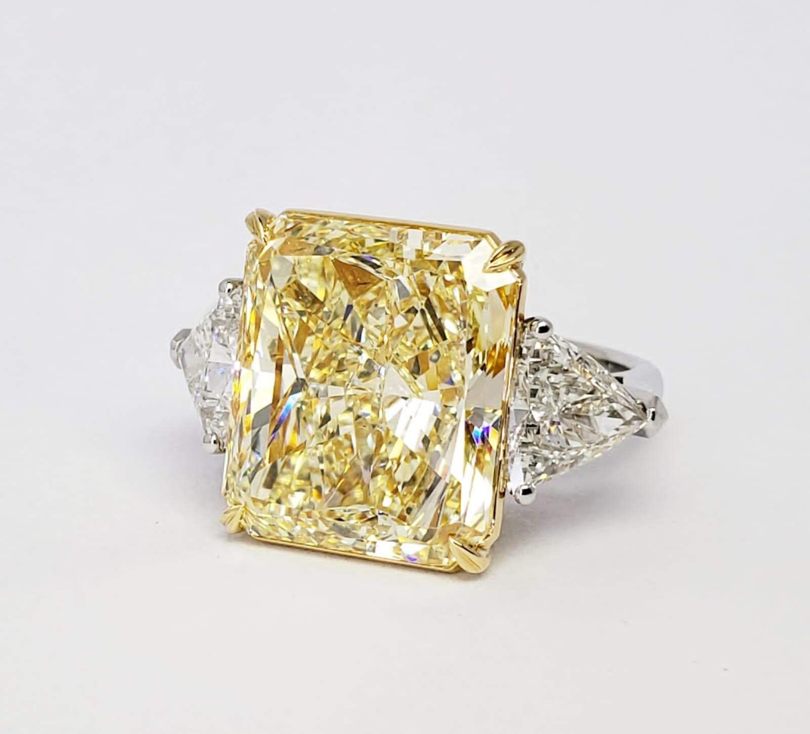 David Rosenberg 15.34 Carat Radiant GIA Fancy Light Yellow Diamond Platinum Ring 4