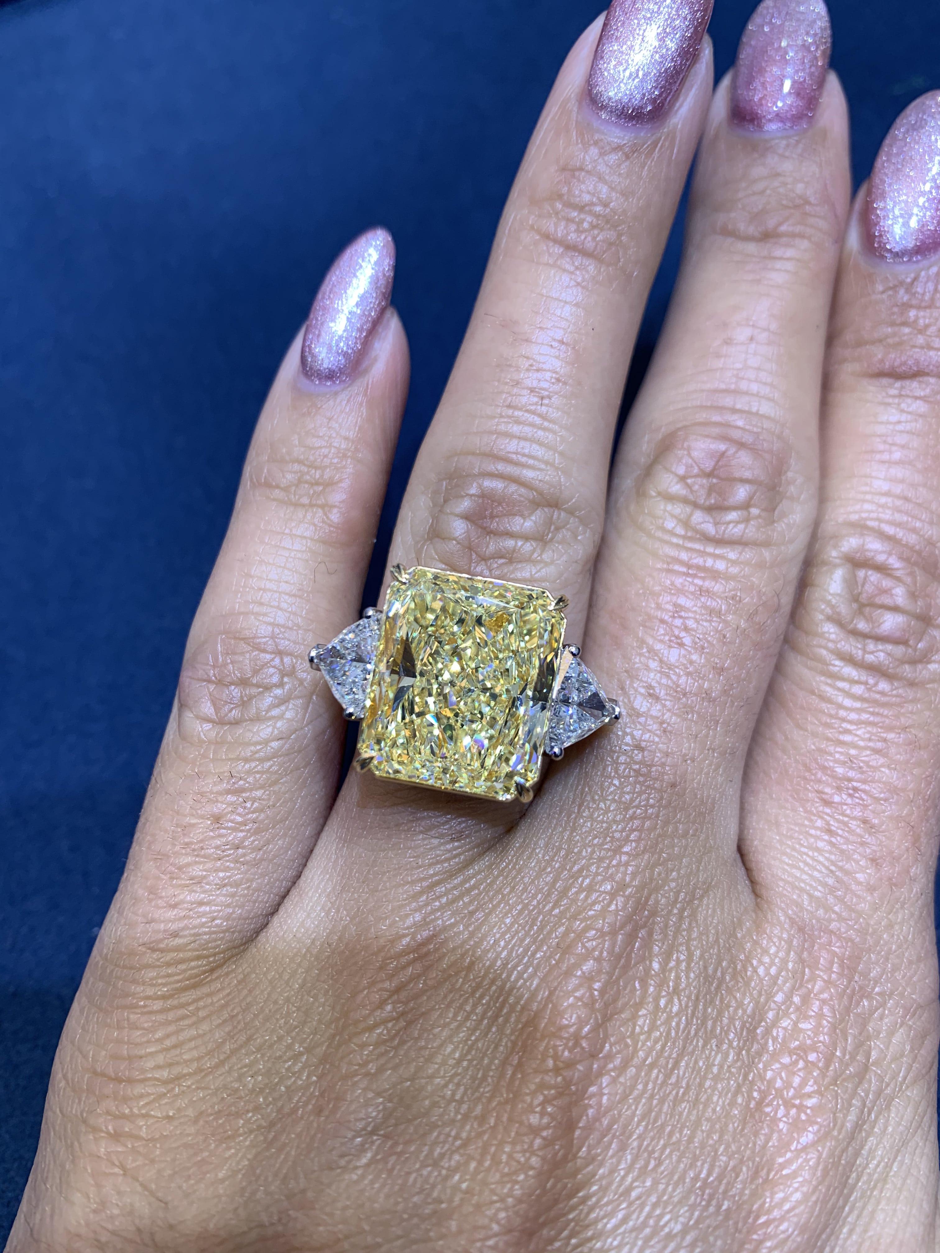 David Rosenberg 15.34 Carat Radiant GIA Fancy Light Yellow Diamond Platinum Ring 7