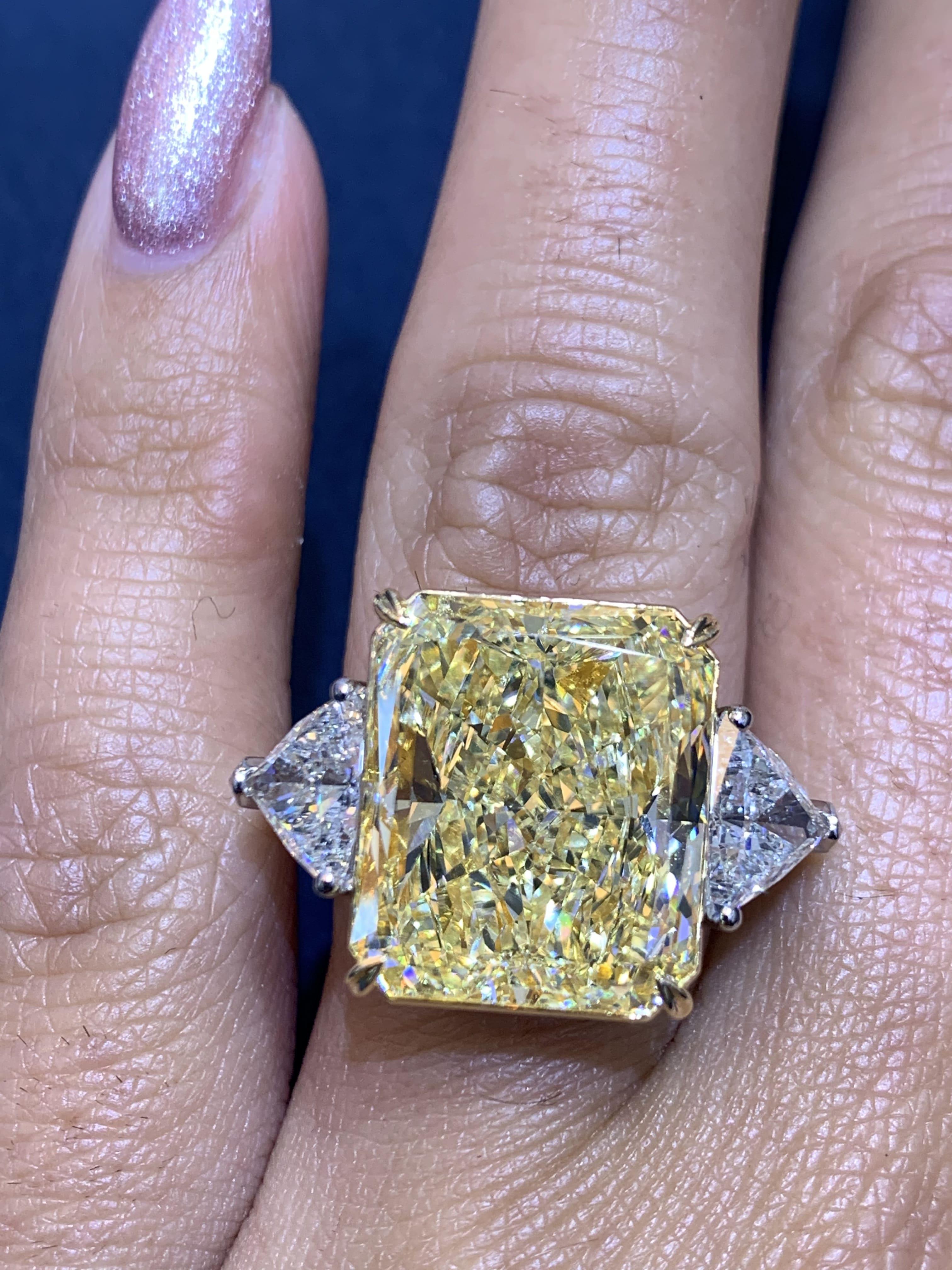 David Rosenberg 15.34 Carat Radiant GIA Fancy Light Yellow Diamond Platinum Ring 9