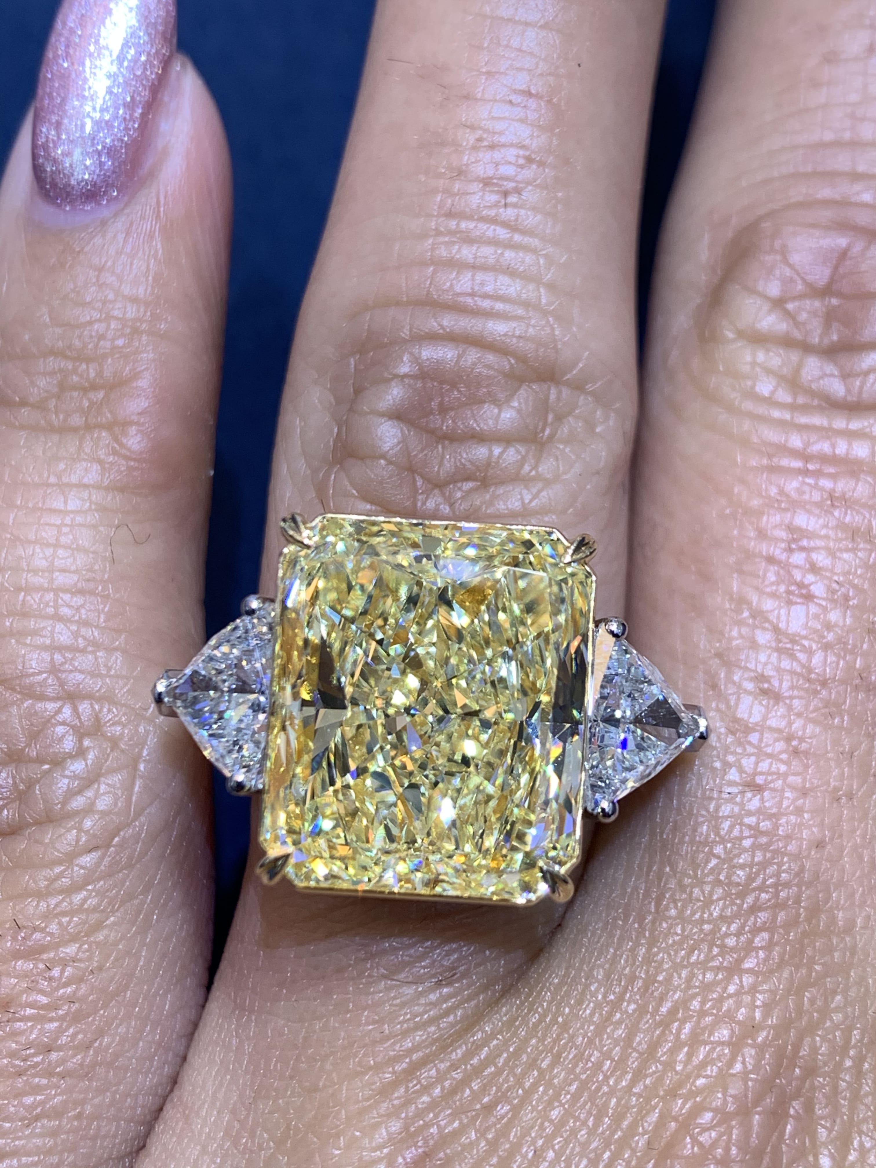 David Rosenberg 15.34 Carat Radiant GIA Fancy Light Yellow Diamond Platinum Ring 11
