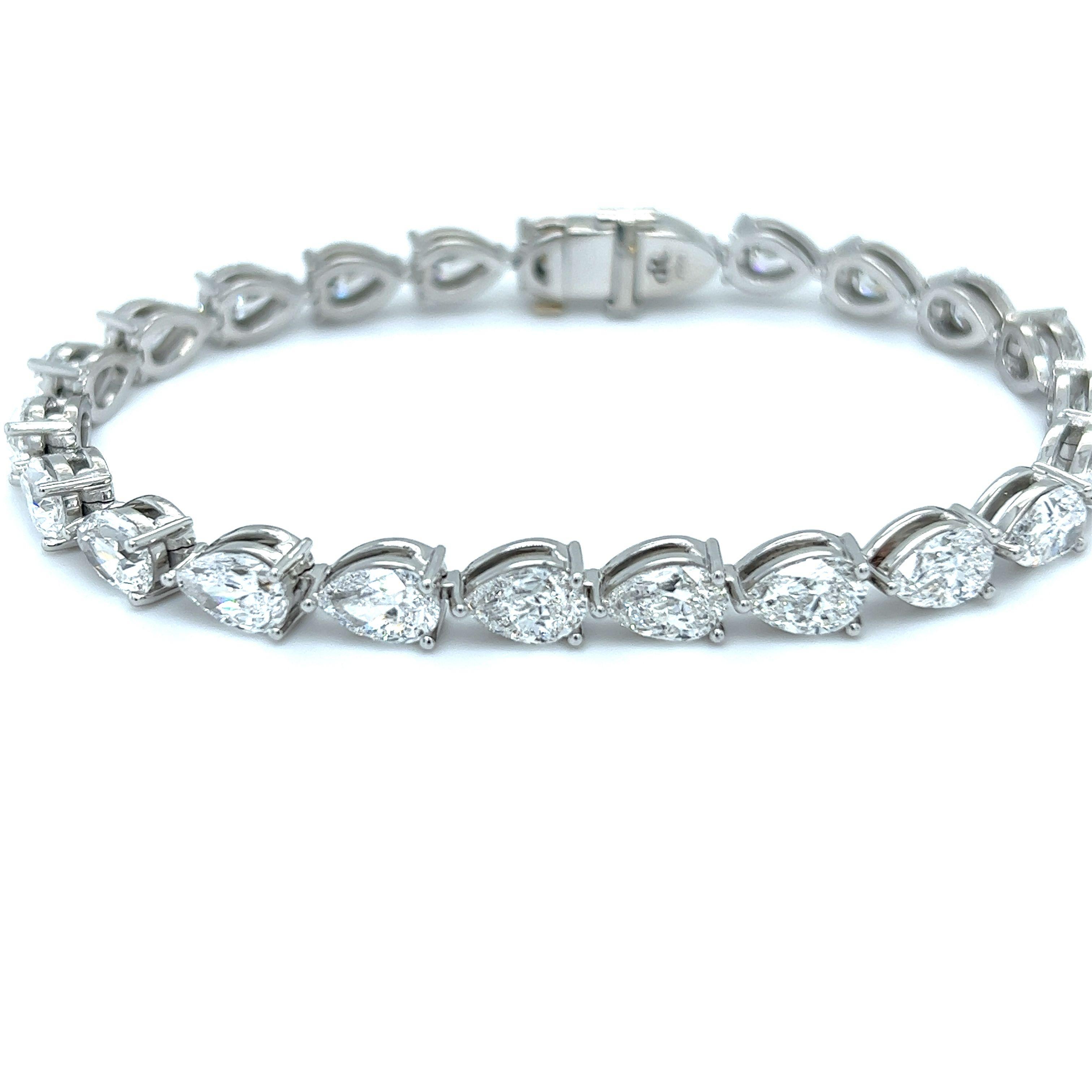 Taille poire David Rosenberg Bracelet tennis en diamants blancs en forme de poire de 16,13 carats certifiés GIA  en vente