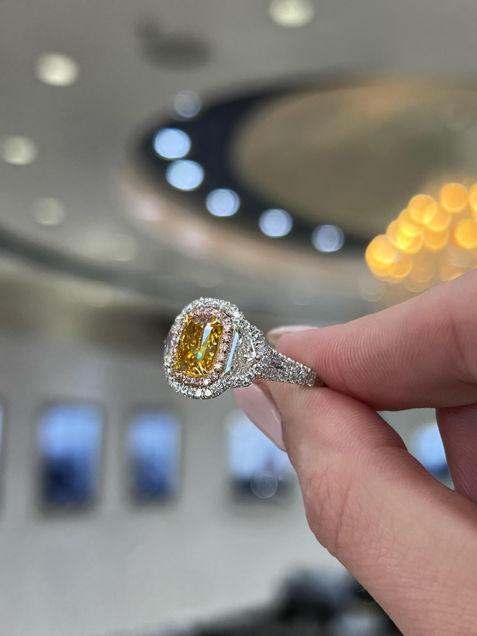 David Rosenberg Ring mit 2,05 Karat Fancy Intense Orange GIA Diamant im Kissenschliff  im Angebot 7