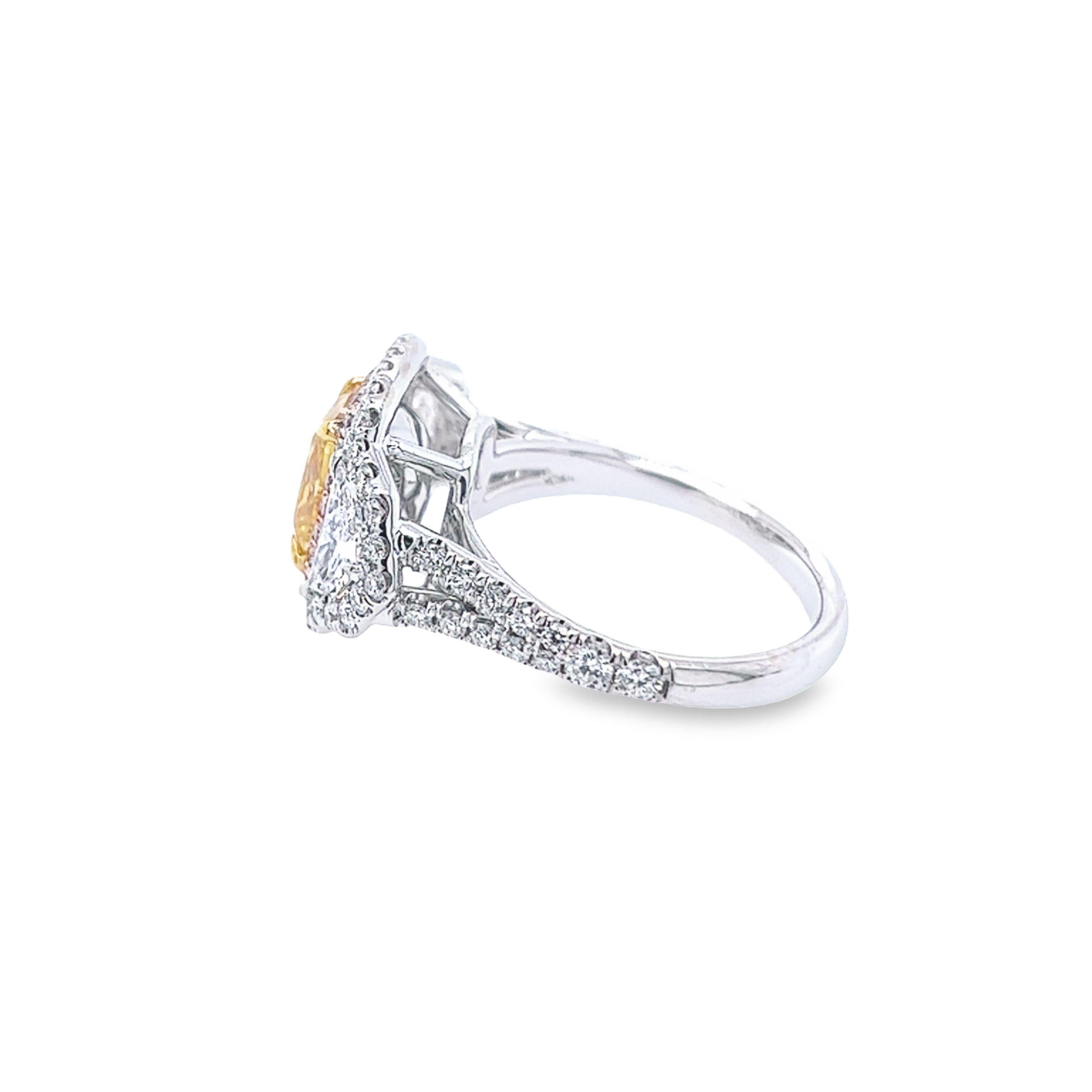 David Rosenberg Ring mit 2,05 Karat Fancy Intense Orange GIA Diamant im Kissenschliff  Damen im Angebot