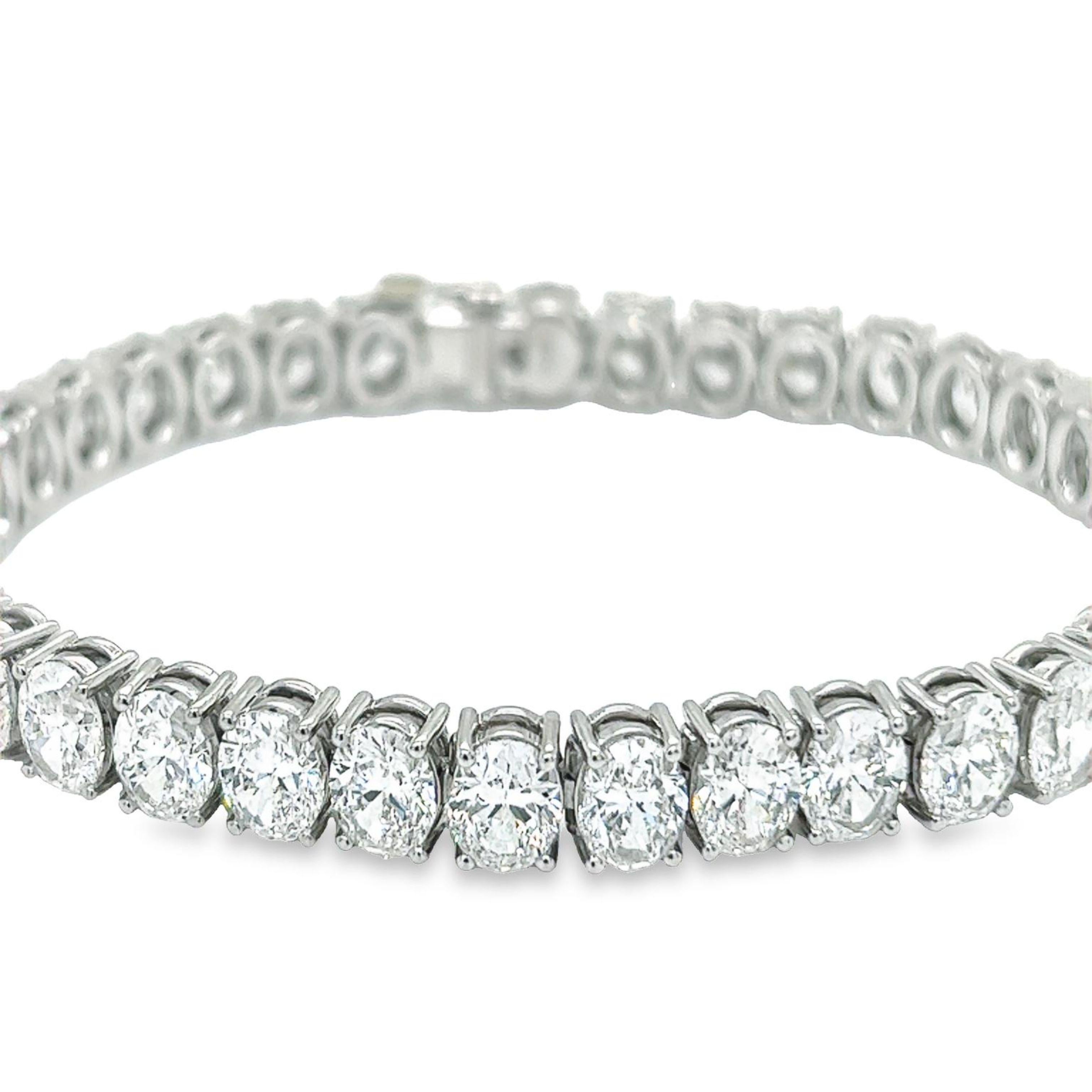David Bracelet de tennis en diamants GIA de 24,68 carats TW D-F VS2-IF taille ovale Neuf - En vente à Boca Raton, FL