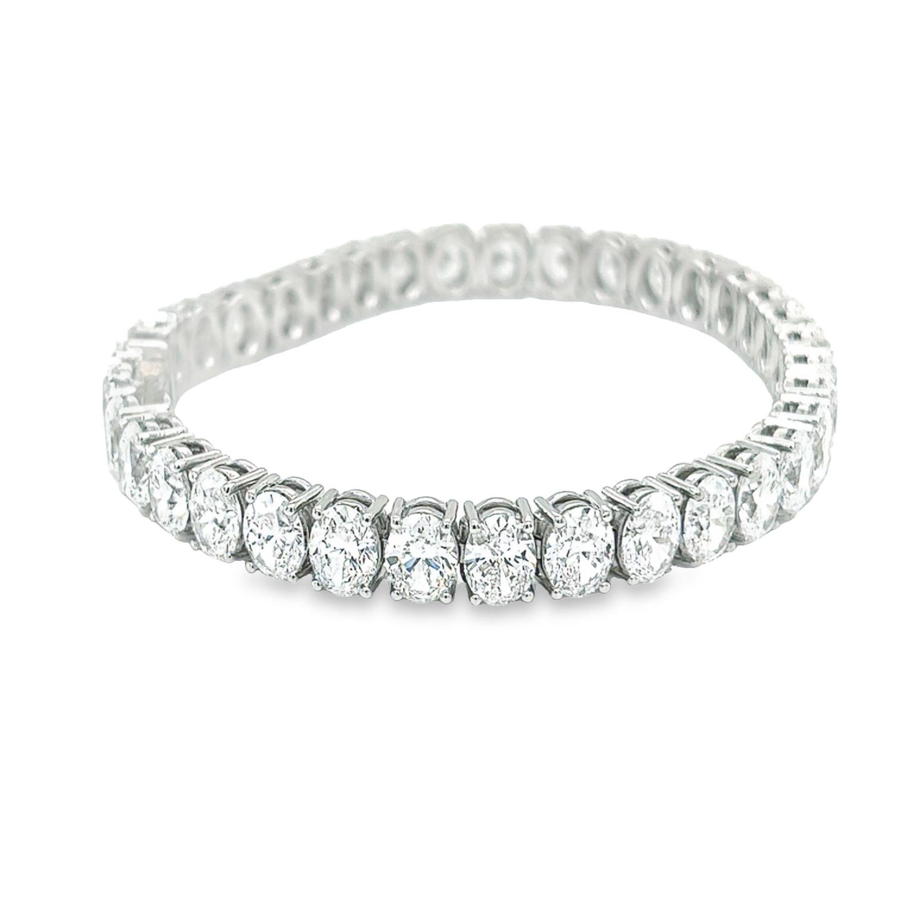David Bracelet de tennis en diamants GIA de 24,68 carats TW D-F VS2-IF taille ovale Pour femmes en vente