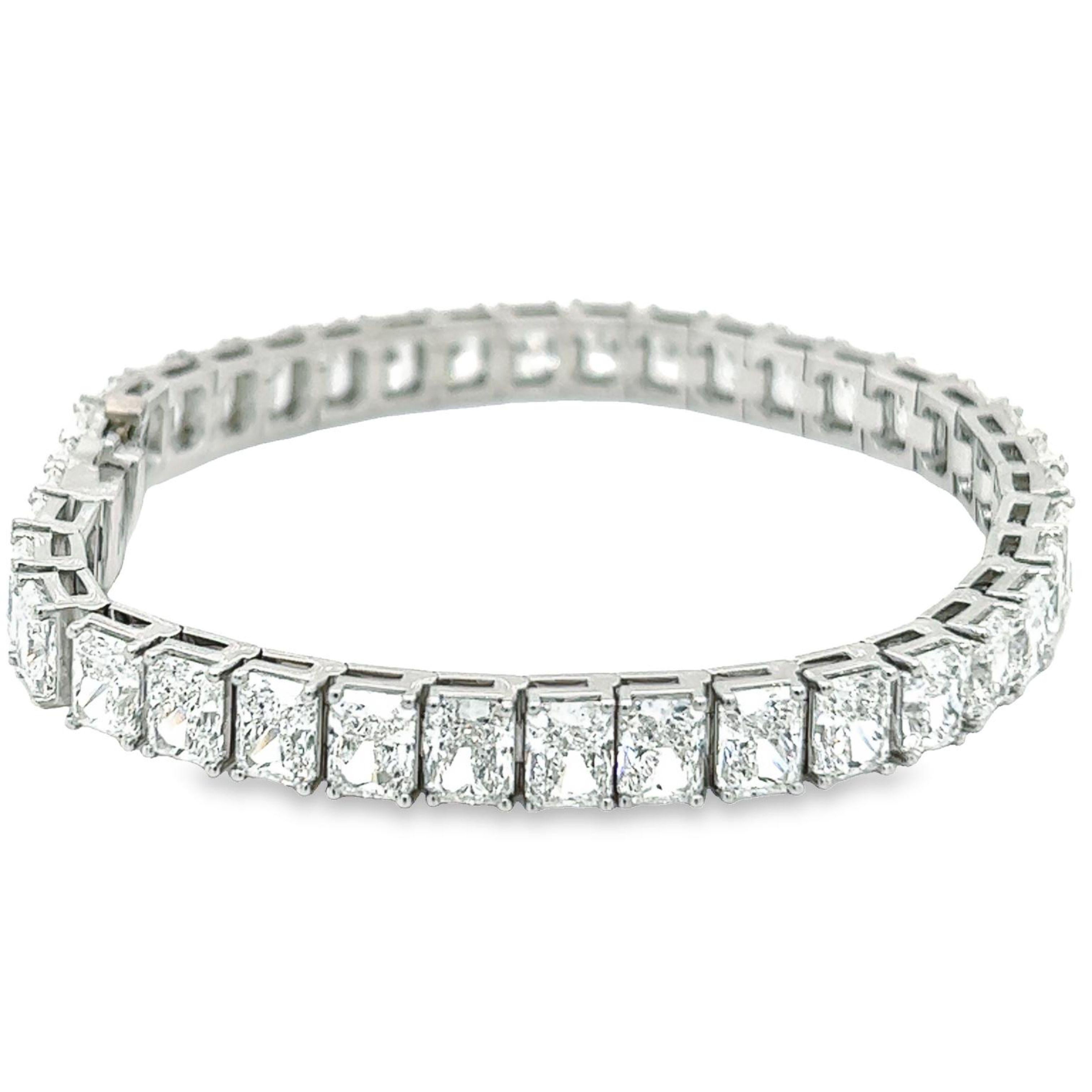 Modern David Rosenberg 26.74 Carat TW D-G VVS1-VS2 Radiant GIA Diamond Tennis Bracelet For Sale