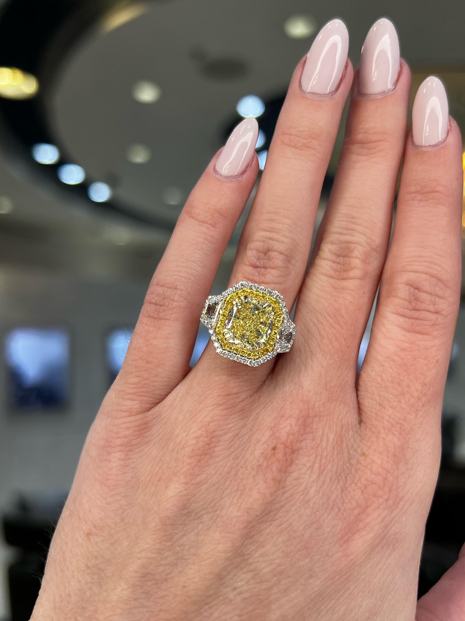 David Rosenberg Verlobungsring mit 3,67 Karat strahlendem gelbem VVS2 GIA Diamant im Angebot 8