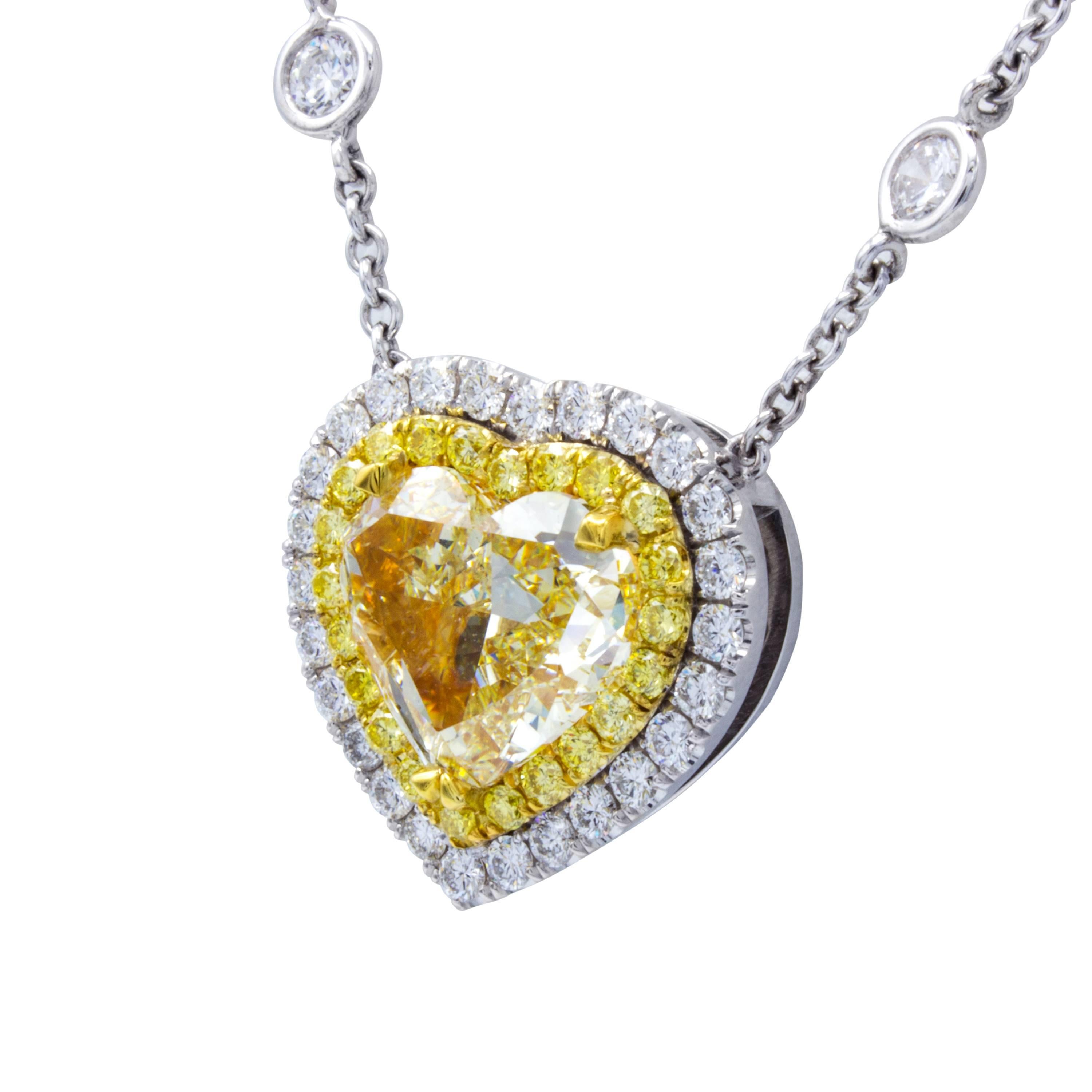 David Rosenberg, collier en forme de cœur en diamant jaune clair fantaisie de 3,97 carats certifié GIA Pour femmes en vente