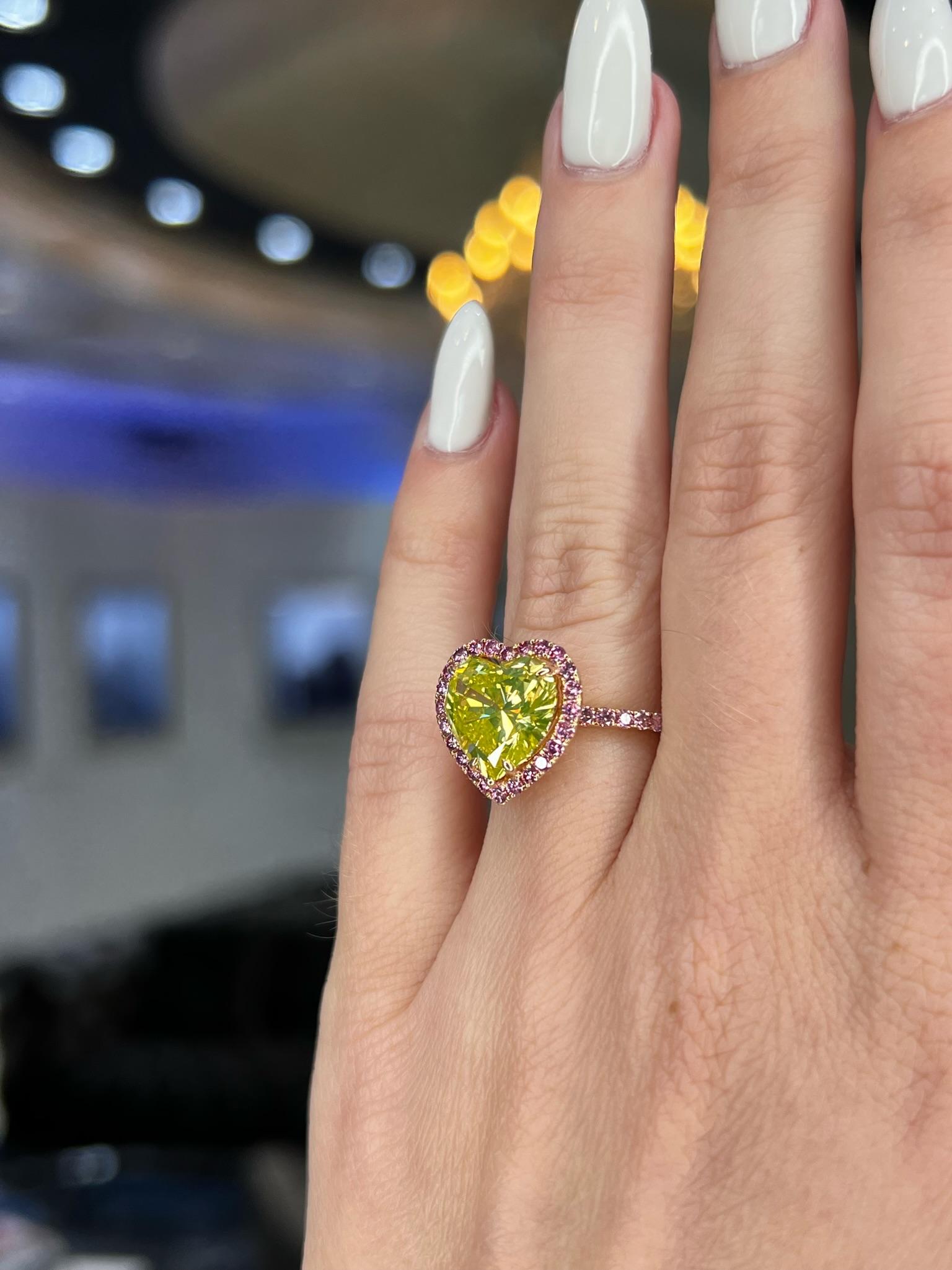 David Rosenberg 4.27ct Heart Shape Fancy Vivid Green Yellow GIA Diamond Ring  For Sale 2