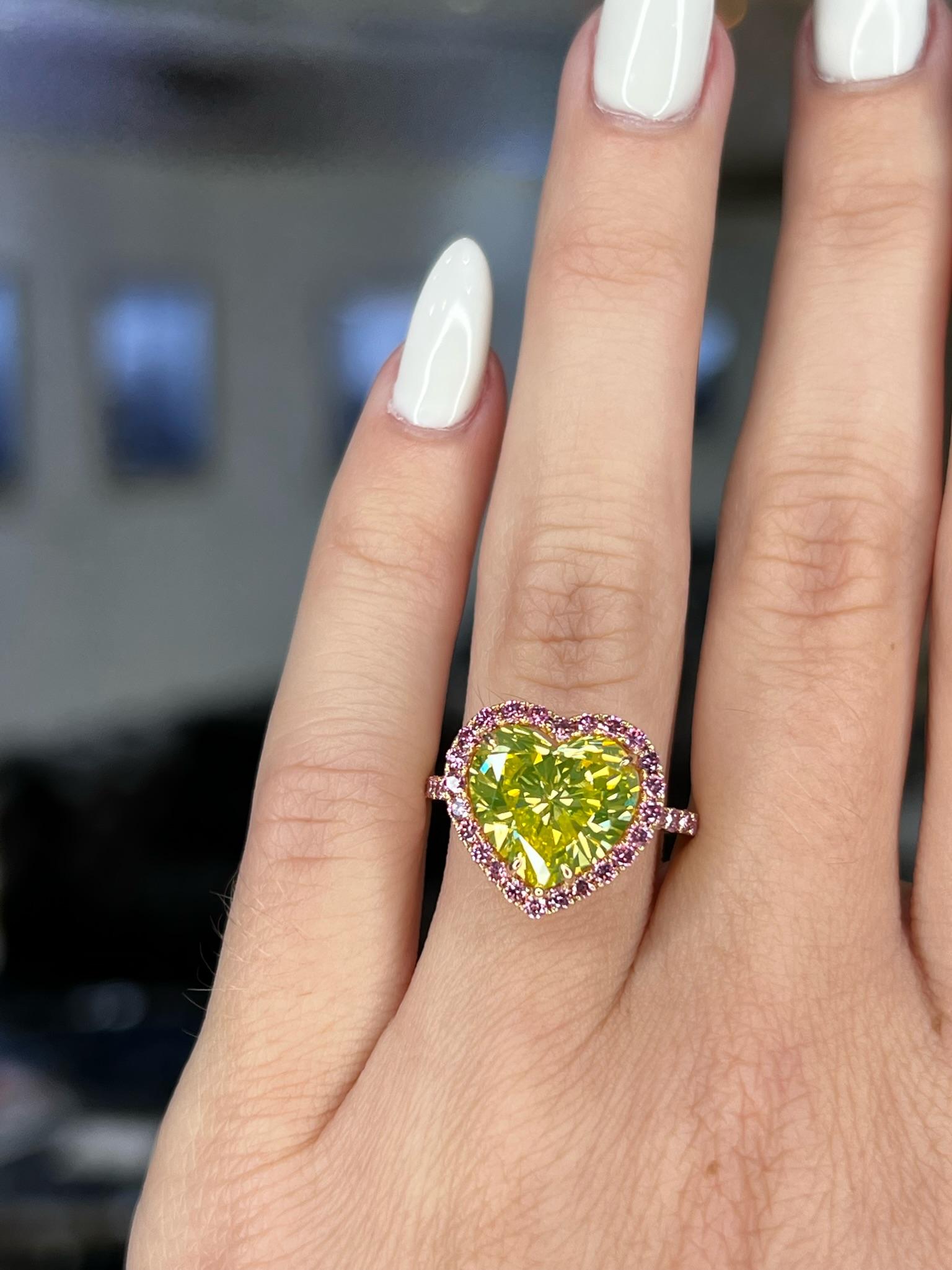 David Rosenberg 4.27ct Heart Shape Fancy Vivid Green Yellow GIA Diamond Ring  For Sale 4