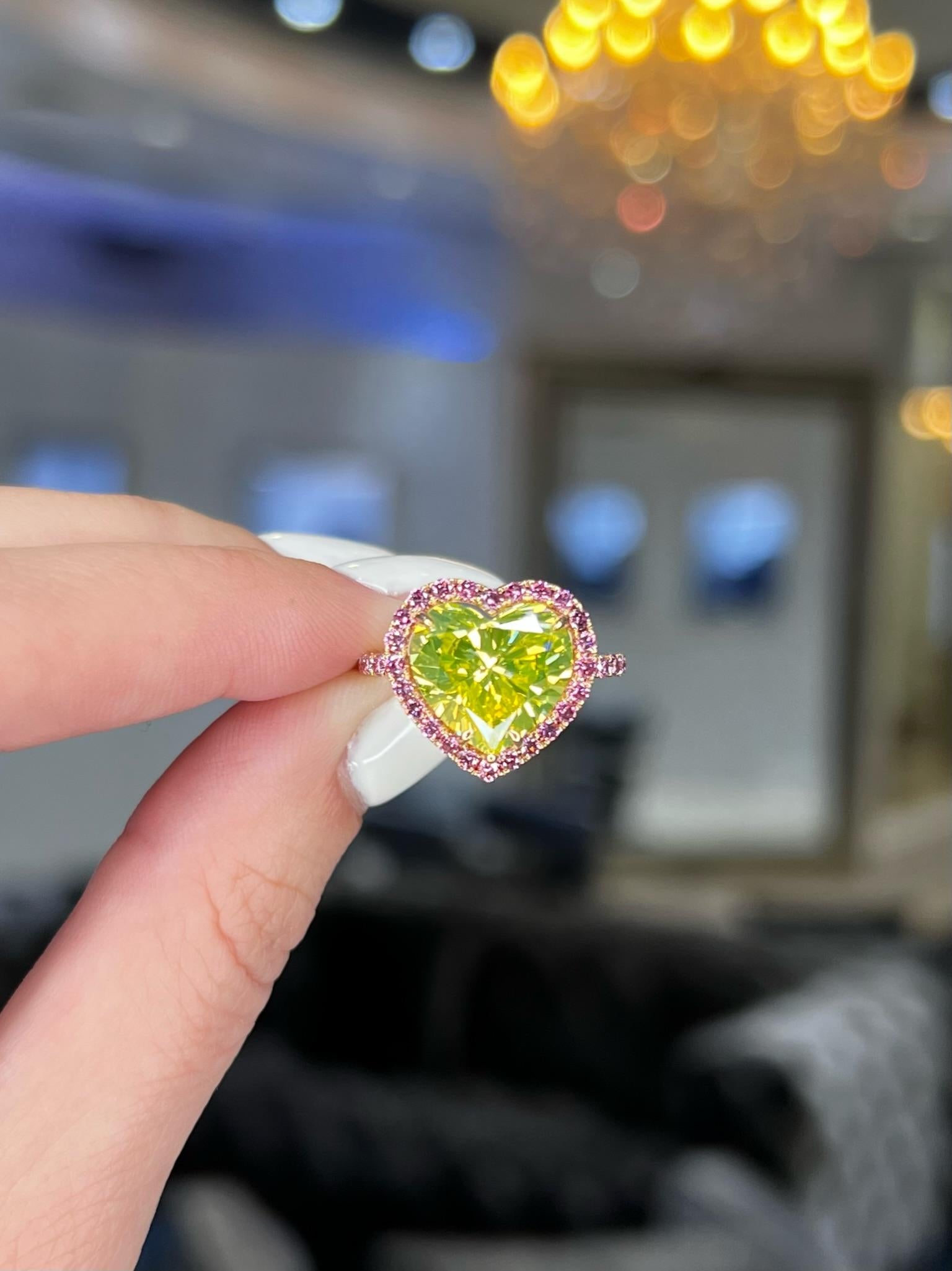 Women's David Rosenberg 4.27ct Heart Shape Fancy Vivid Green Yellow GIA Diamond Ring  For Sale