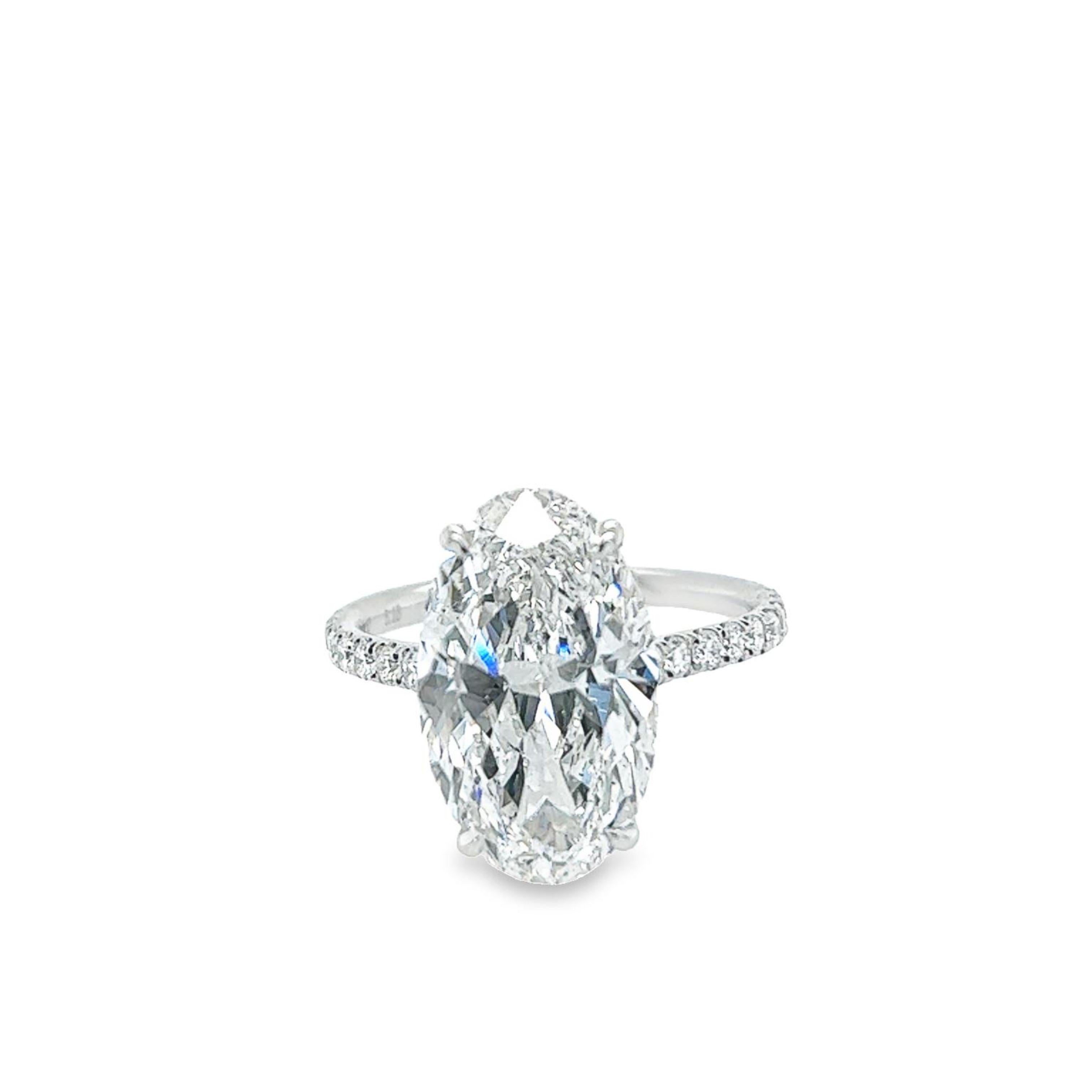 Verlobungsring mit 5,18 Karat ovalem D/SI2 GIA Diamant von David Rosenberg im Angebot 3