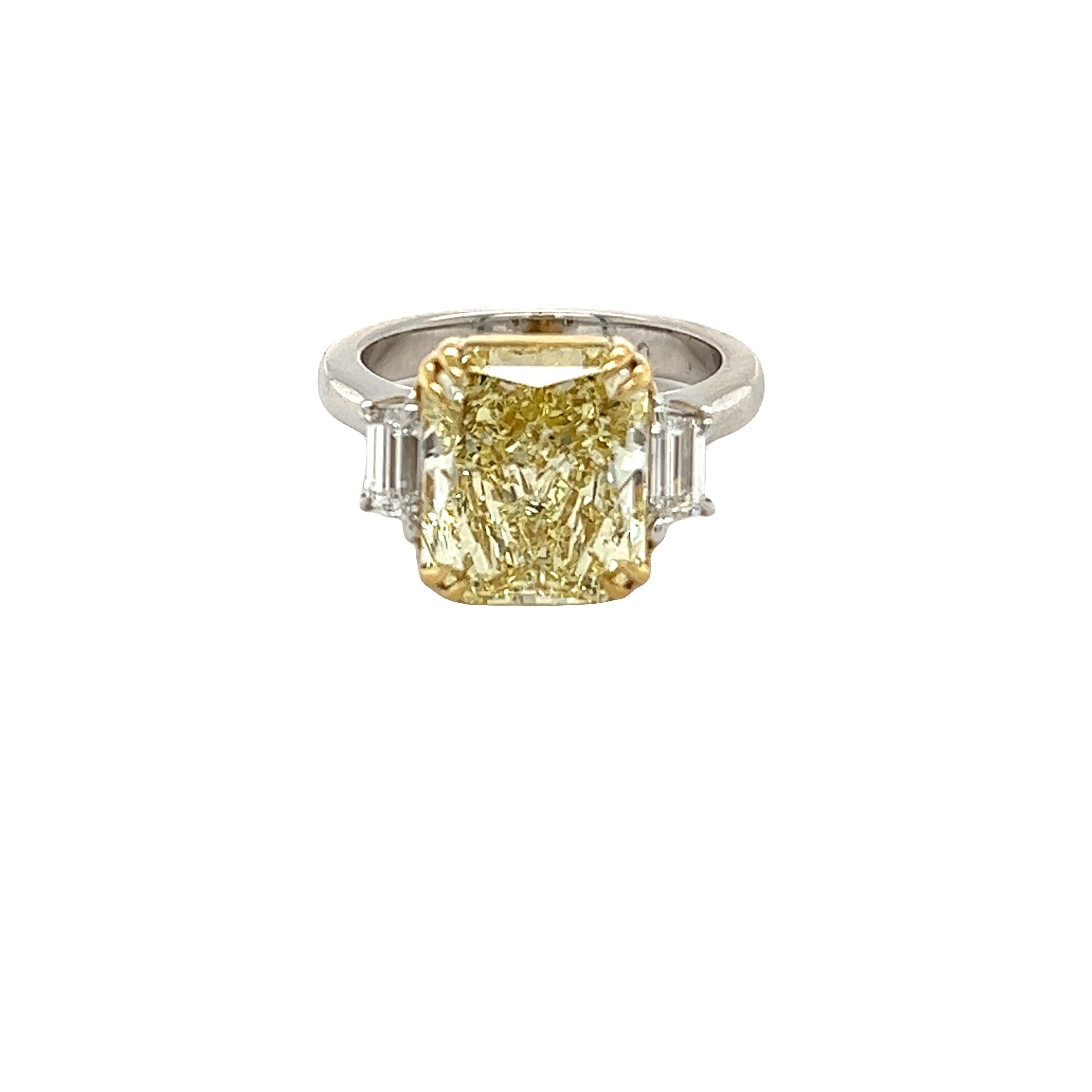 Women's David Rosenberg 5.63 ct Radiant Fancy Light Yellow GIA Diamond Engagement Ring For Sale