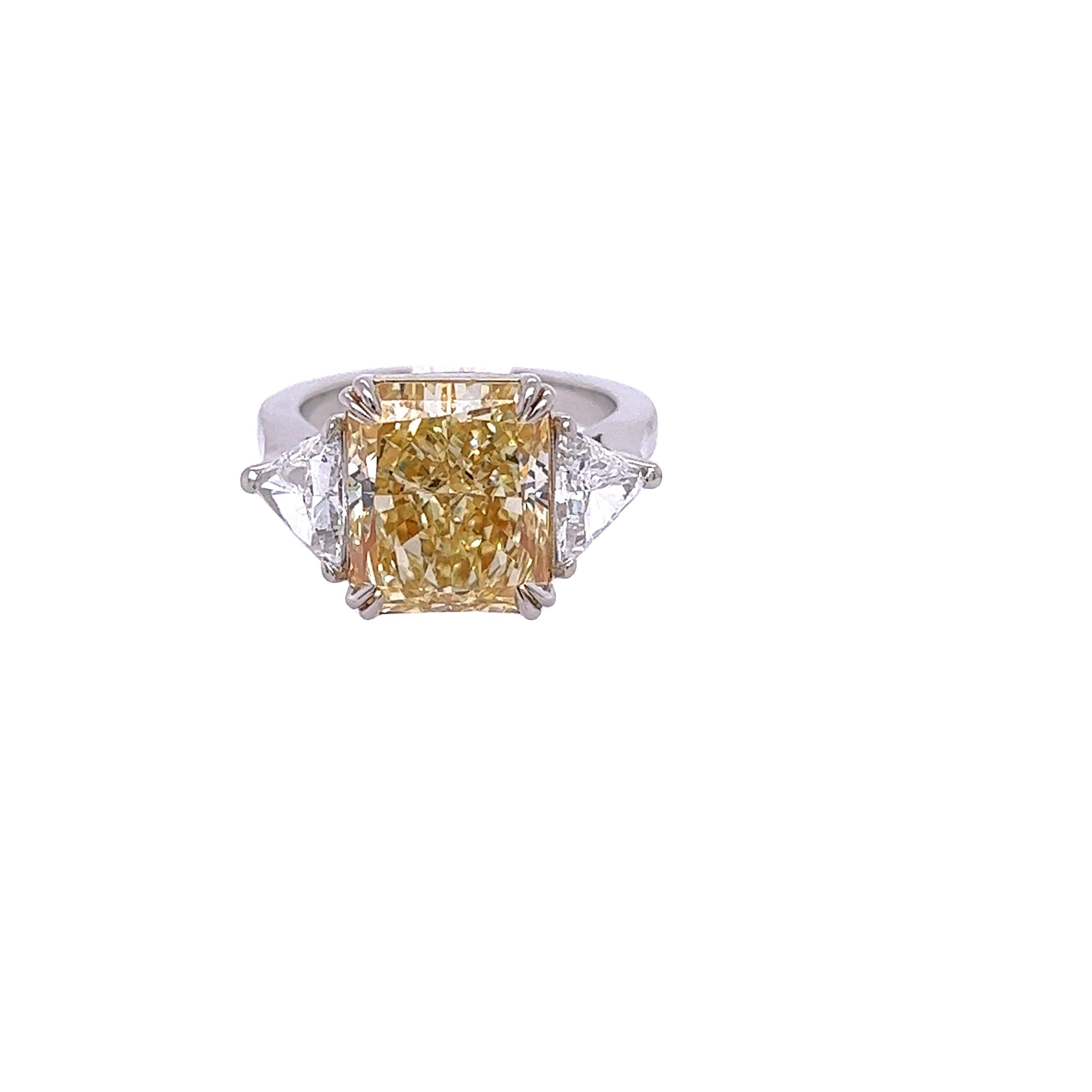 David Rosenberg 5.68 ct Fancy Light Yellow Radiant GIA Diamond Engagement Ring In New Condition For Sale In Boca Raton, FL