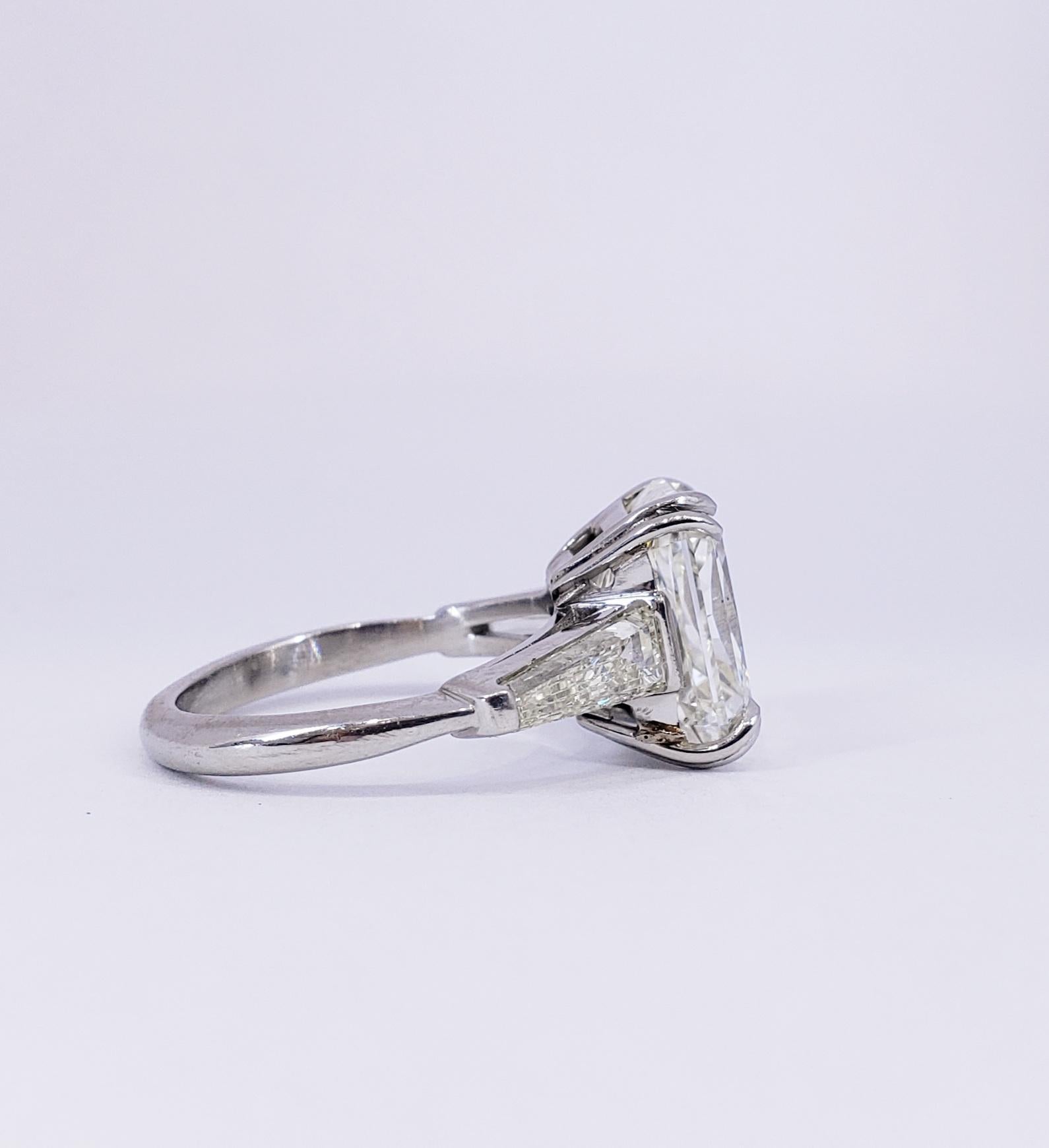 radiant cut diamond with baguettes
