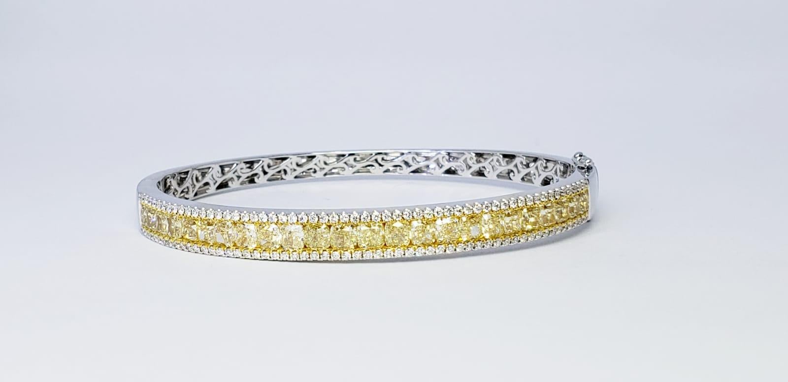 David Rosenberg 6.13 Total Carat Weight Fancy Yellow and White Diamond Bangle In New Condition In Boca Raton, FL