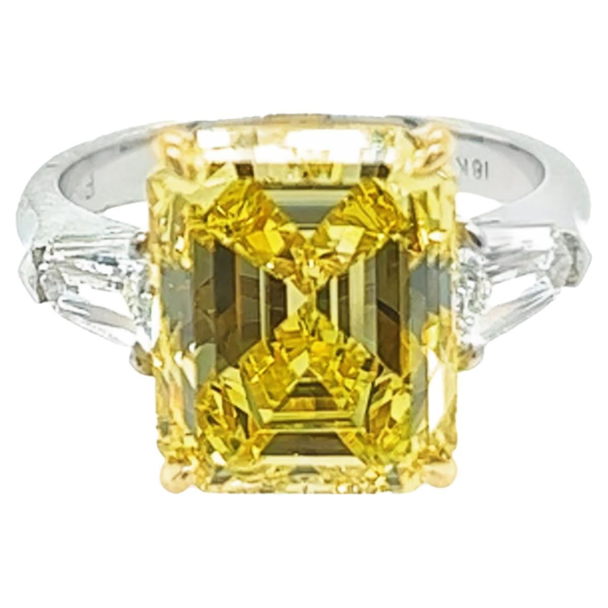 David Rosenberg Anillo de compromiso de diamantes GIA Amarillo Vivo Fantasía Esmeralda de 6,40 ct en venta 2