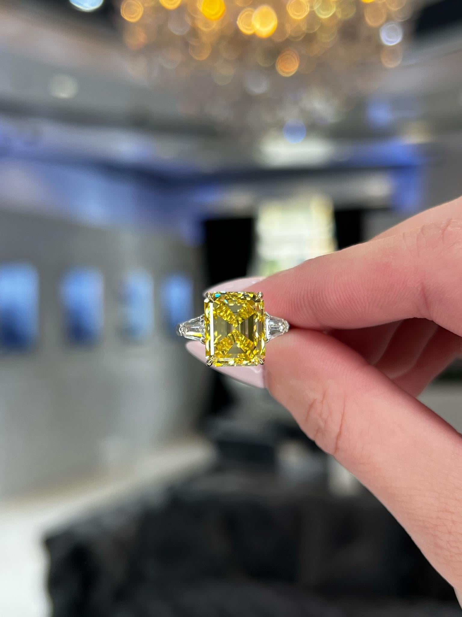 Women's David Rosenberg 6.40ct Emerald Fancy Vivid Yellow GIA Diamond Engagement Ring For Sale