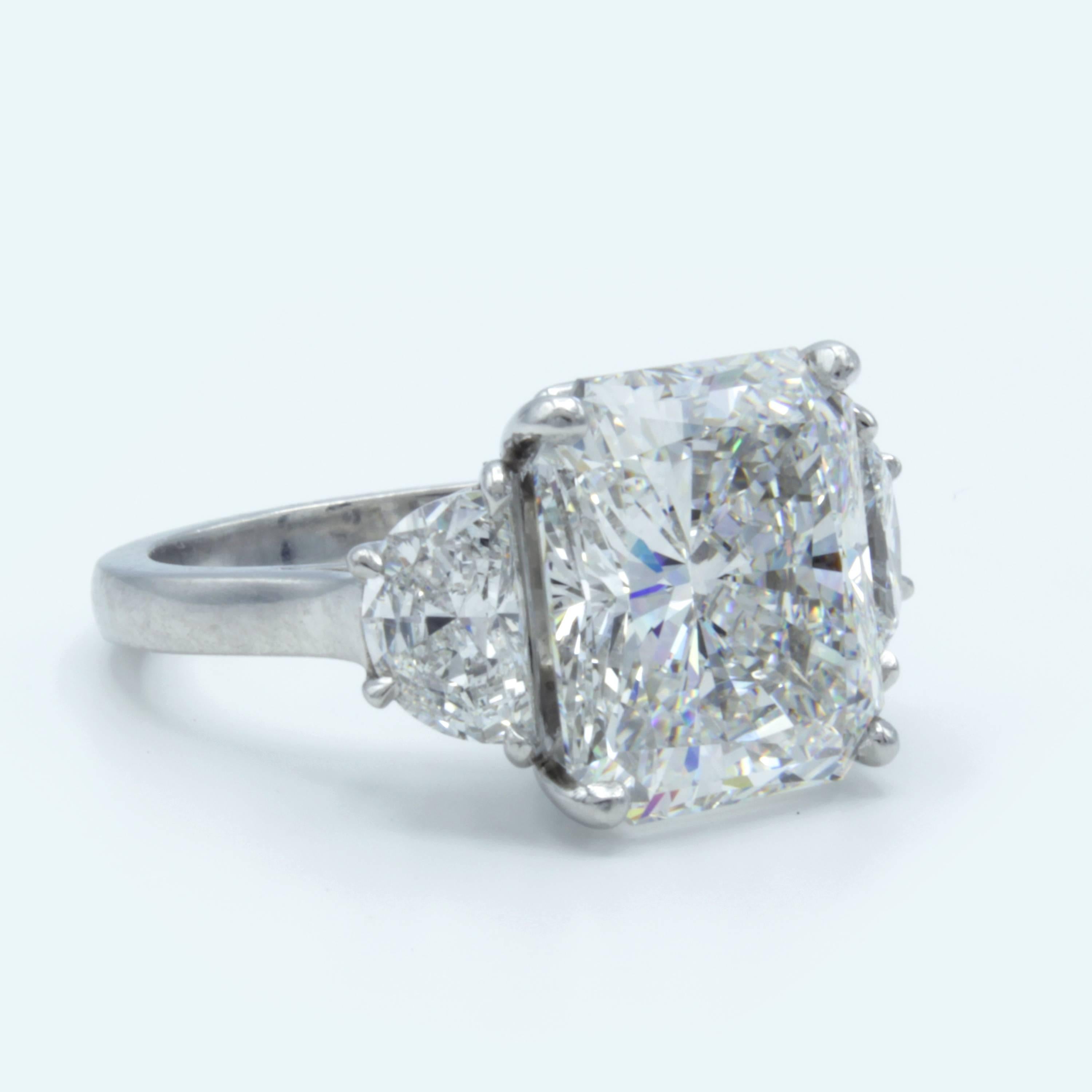 David Rosenberg 7.11 Carat Radiant GIA E/VS1 Platinum Three-Stone Diamond Ring In New Condition In Boca Raton, FL