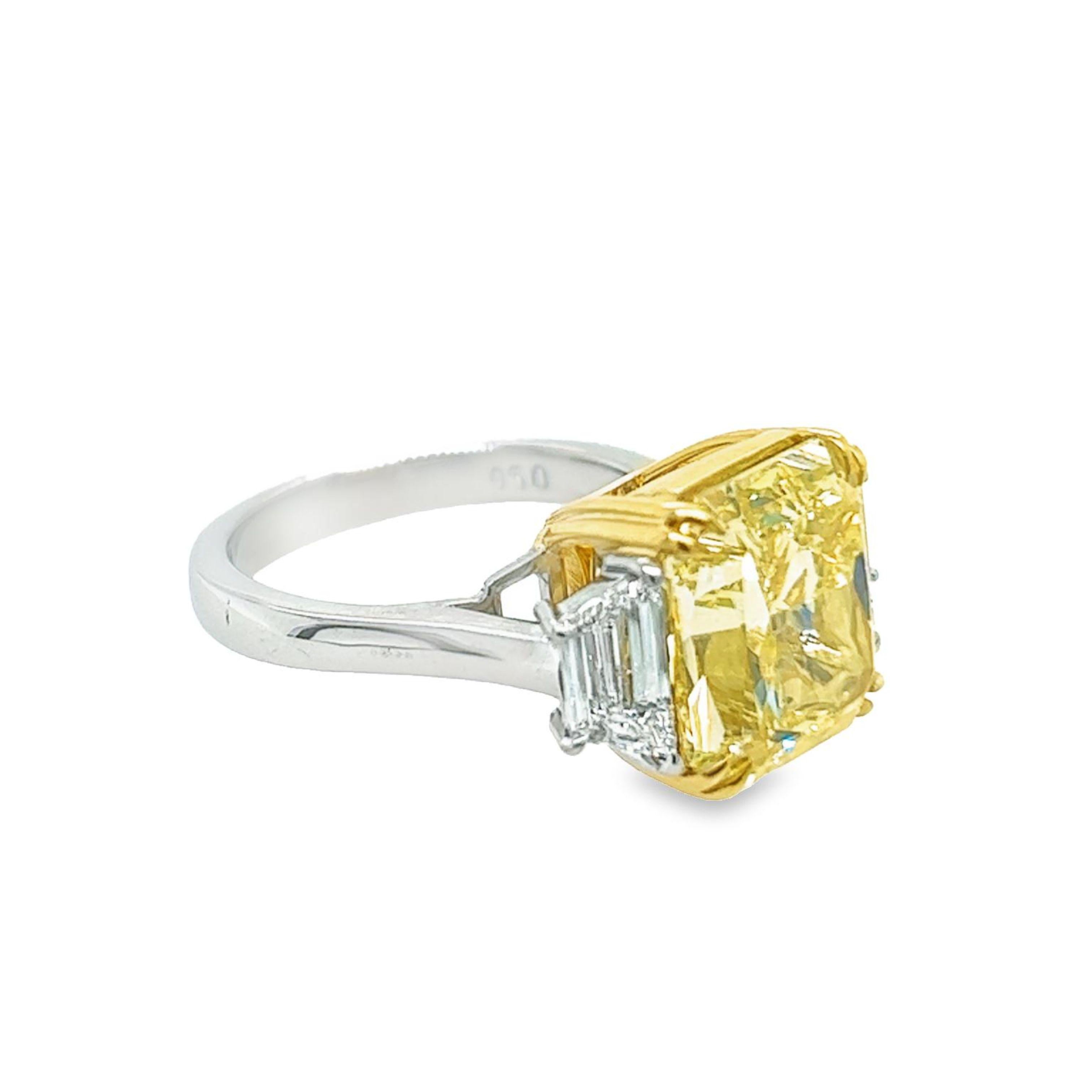 Moderne David Rosenberg Bague de fiançailles en diamant jaune radiant de 7,81 carats VS1 certifié GIA en vente