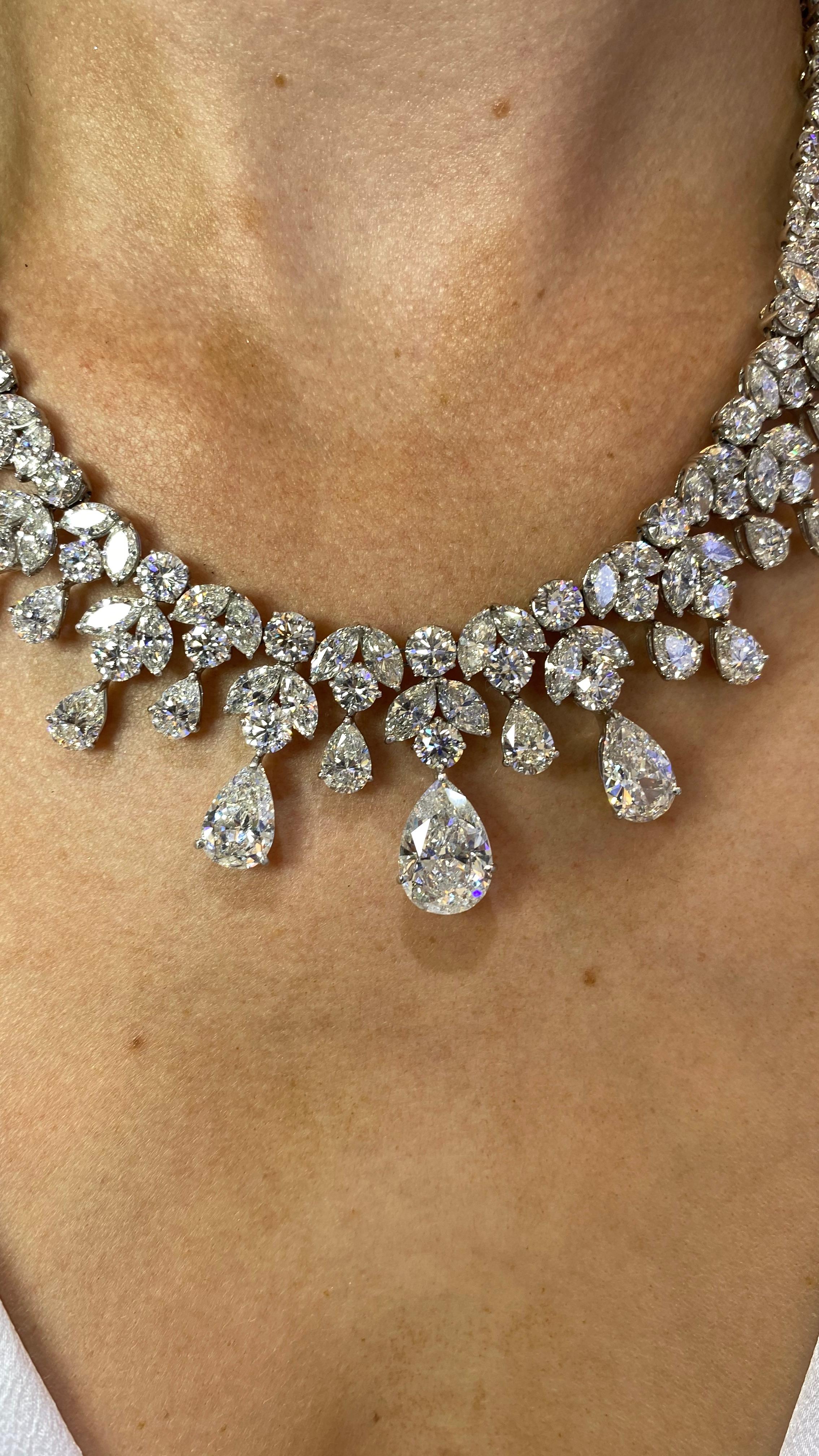 David Rosenberg Tiara-Halskette aus Platin mit 96 Karat birnenförmigem und rundem Diamanten  (Rundschliff) im Angebot