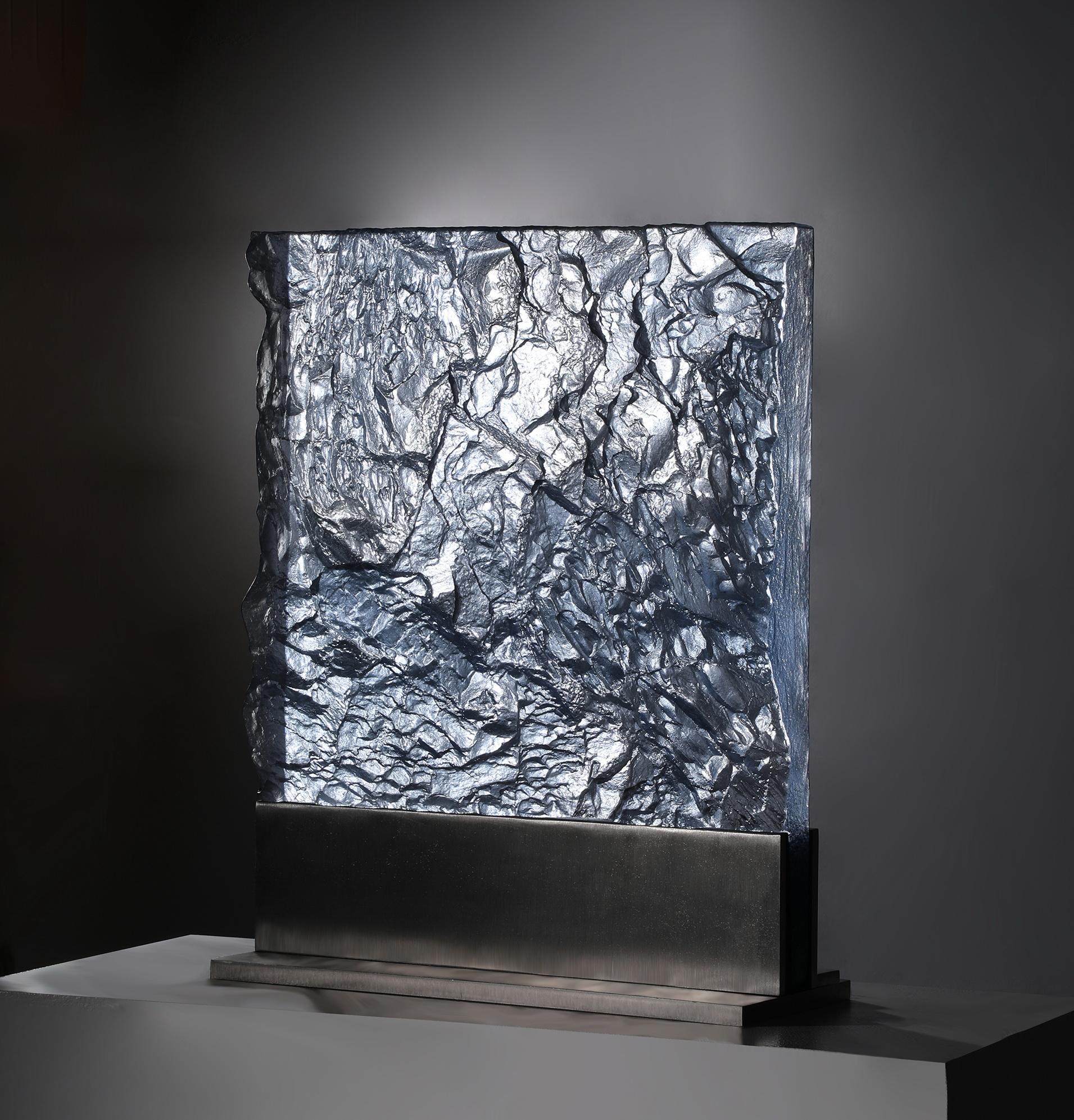 Sculpture contemporaine en verre coulé, « Éditions géologiques n° 12 », 2018 par David Ruth