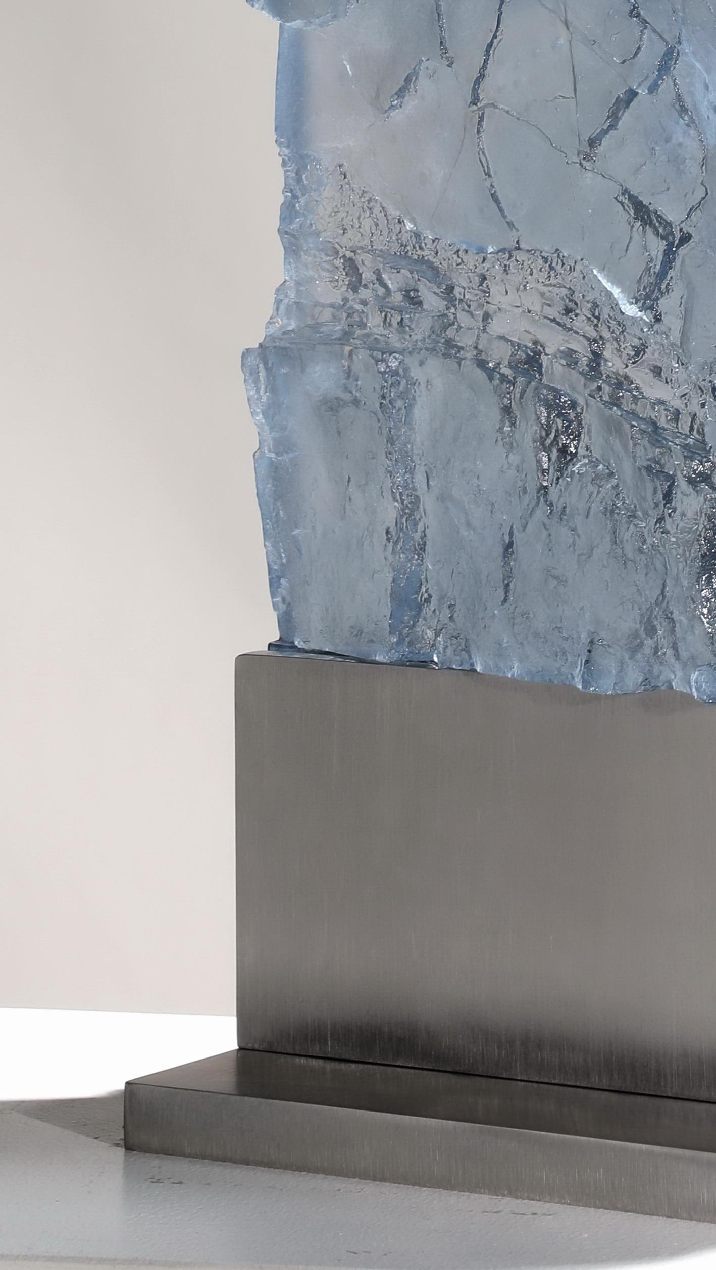 Sculpture contemporaine en verre coulé, 