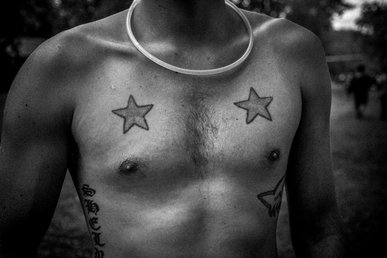 David Saxe Black and White Photograph – Zwei Sterne. St. Albans, VT