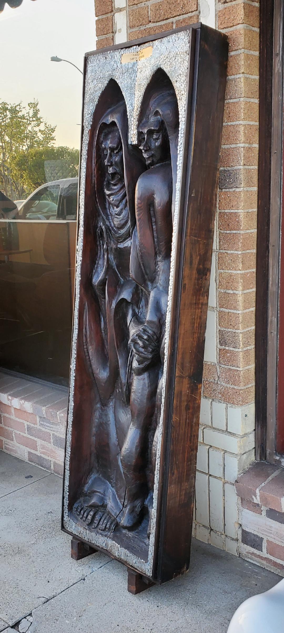 Sculpture d'art populaire à double kiot en bois en 3D de David Segel des années 1970 en vente 12