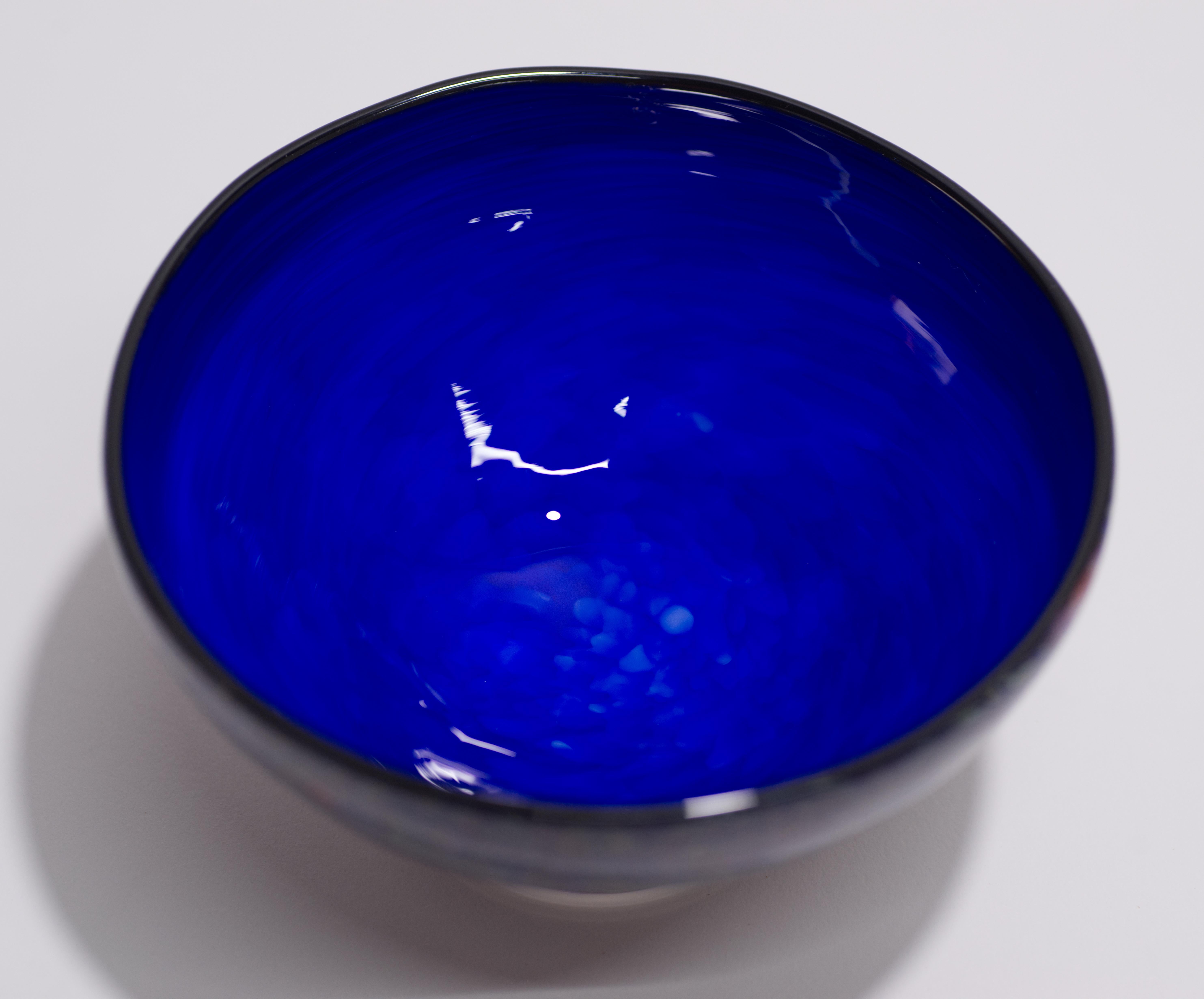 Vetro artistico David Smith Blowing Sands Studio Cobalt Bowl, Seattle Art Glass in vendita
