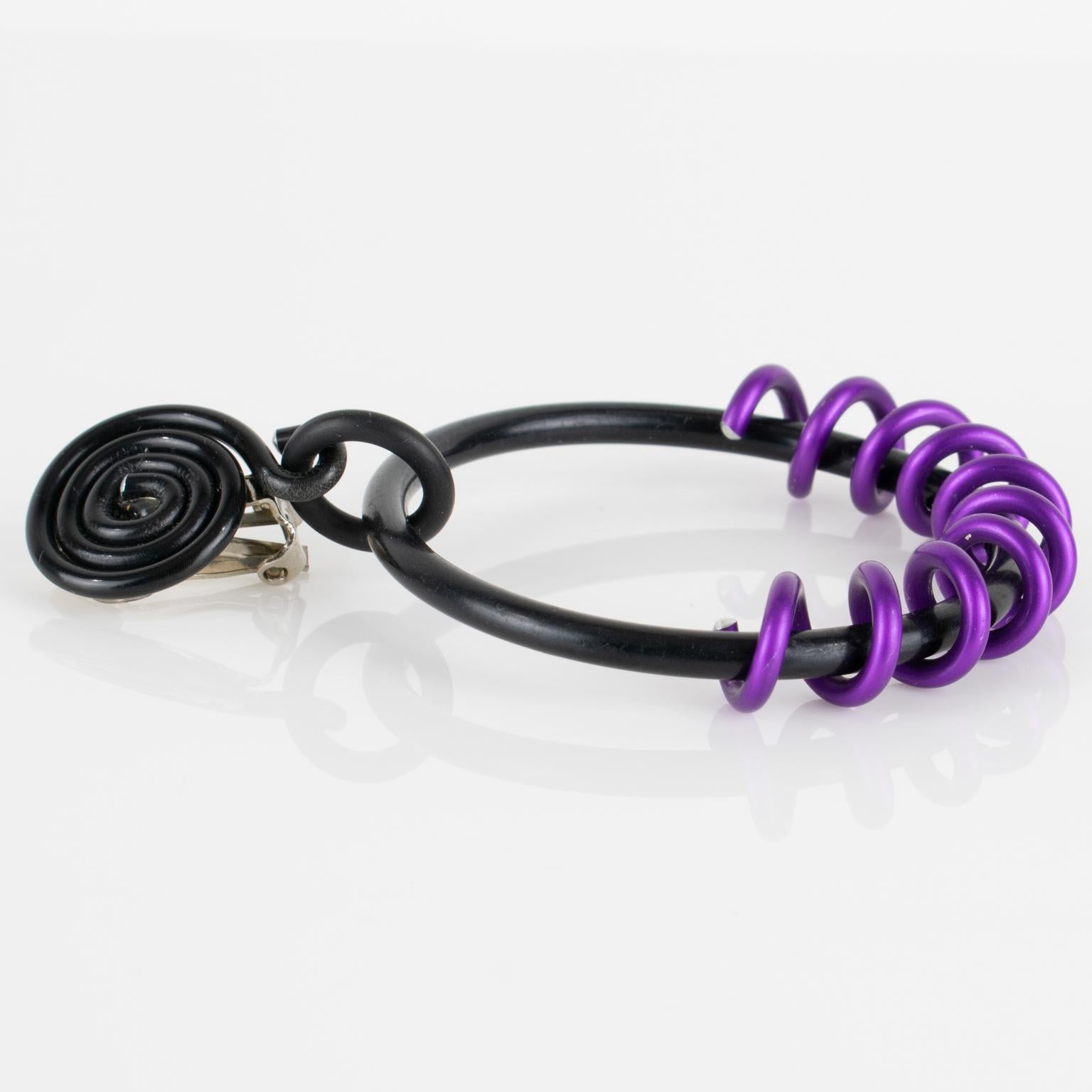 Pendientes de clip de aluminio en espiral bicolor David Spada en venta 3