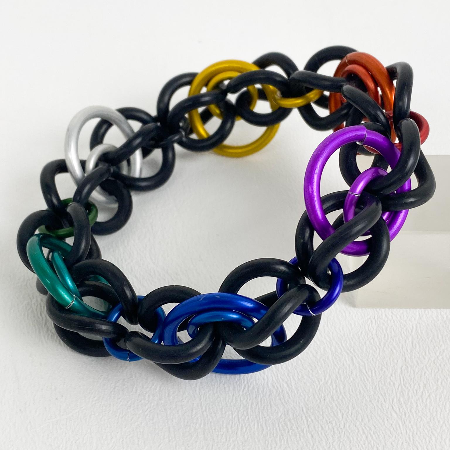 De las mujeres Pulsera modernista de aluminio y caucho multicolor David Spada en venta