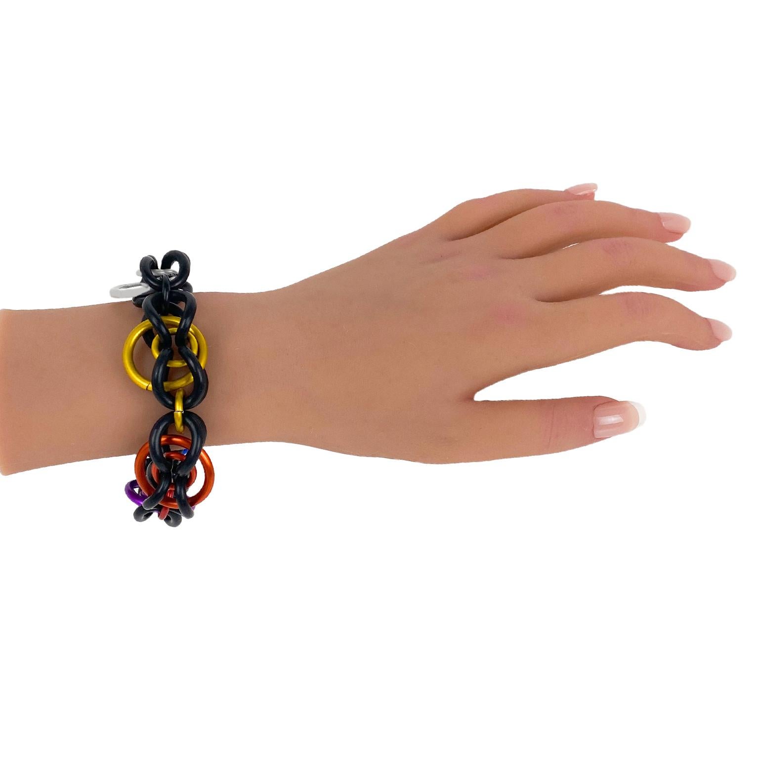 Pulsera modernista de aluminio y caucho multicolor David Spada en venta 4