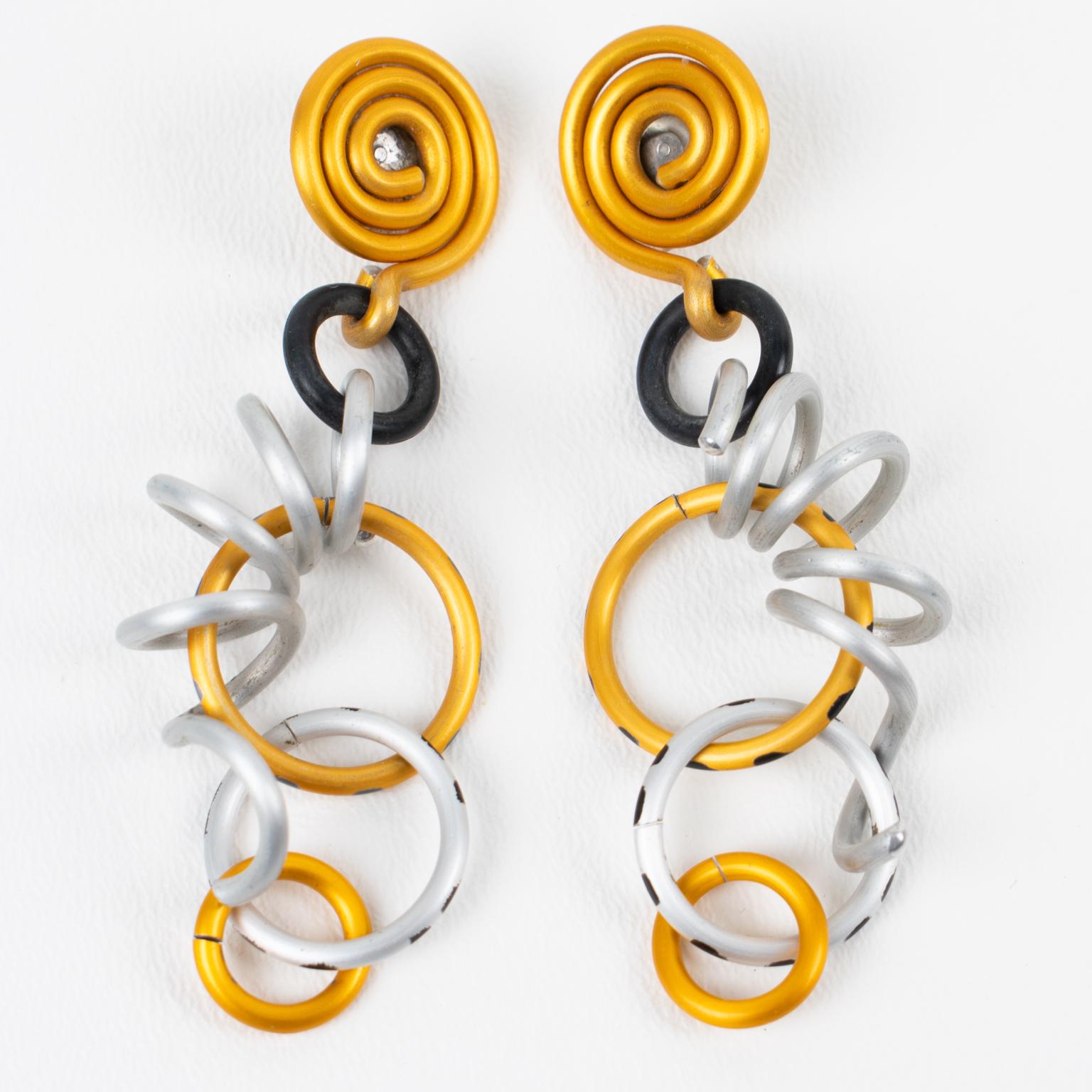 David Spada New York Ohrhänger aus Gold und Silber Aluminium aus Aluminium (Modernistisch) im Angebot
