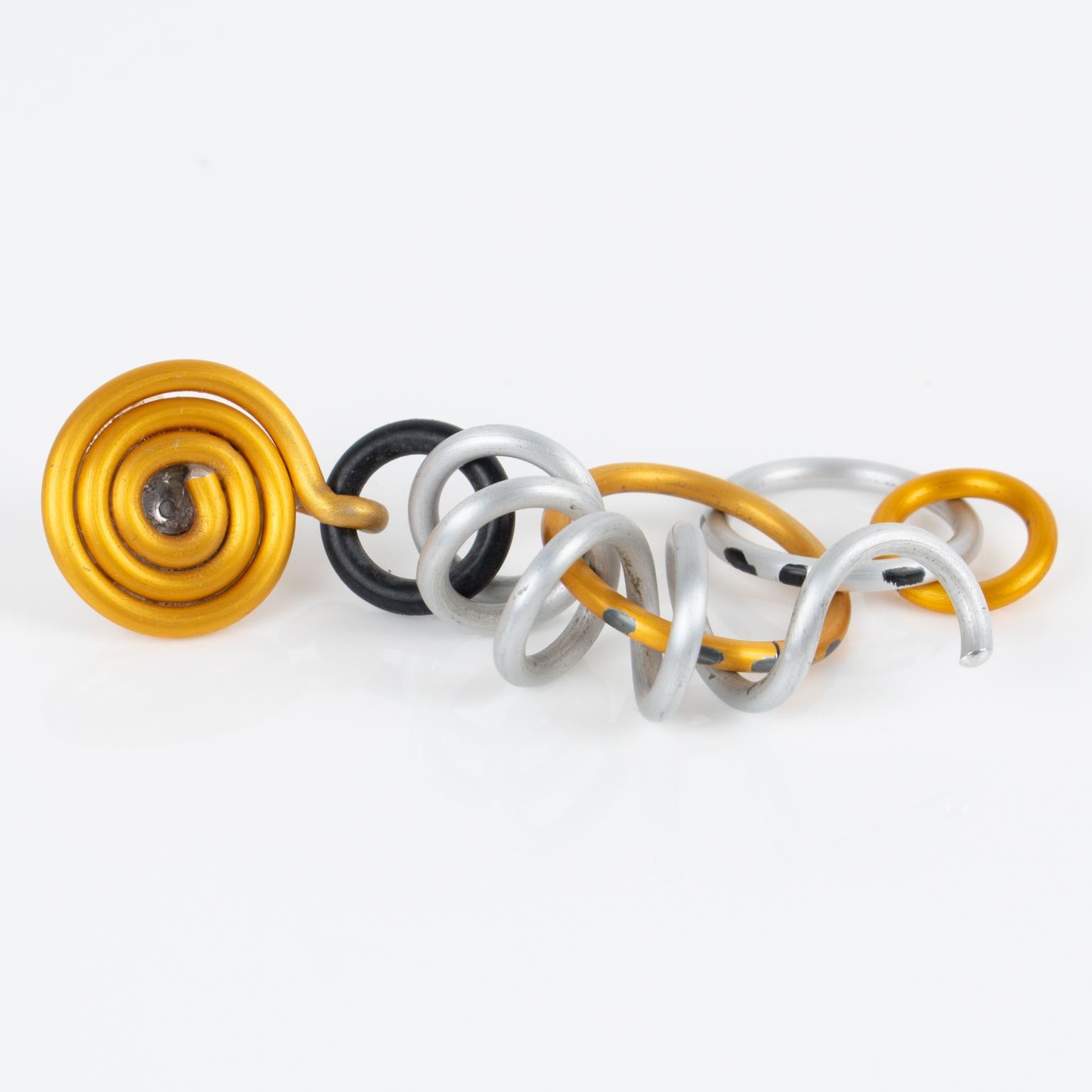 David Spada New York Ohrhänger aus Gold und Silber Aluminium aus Aluminium im Angebot 1