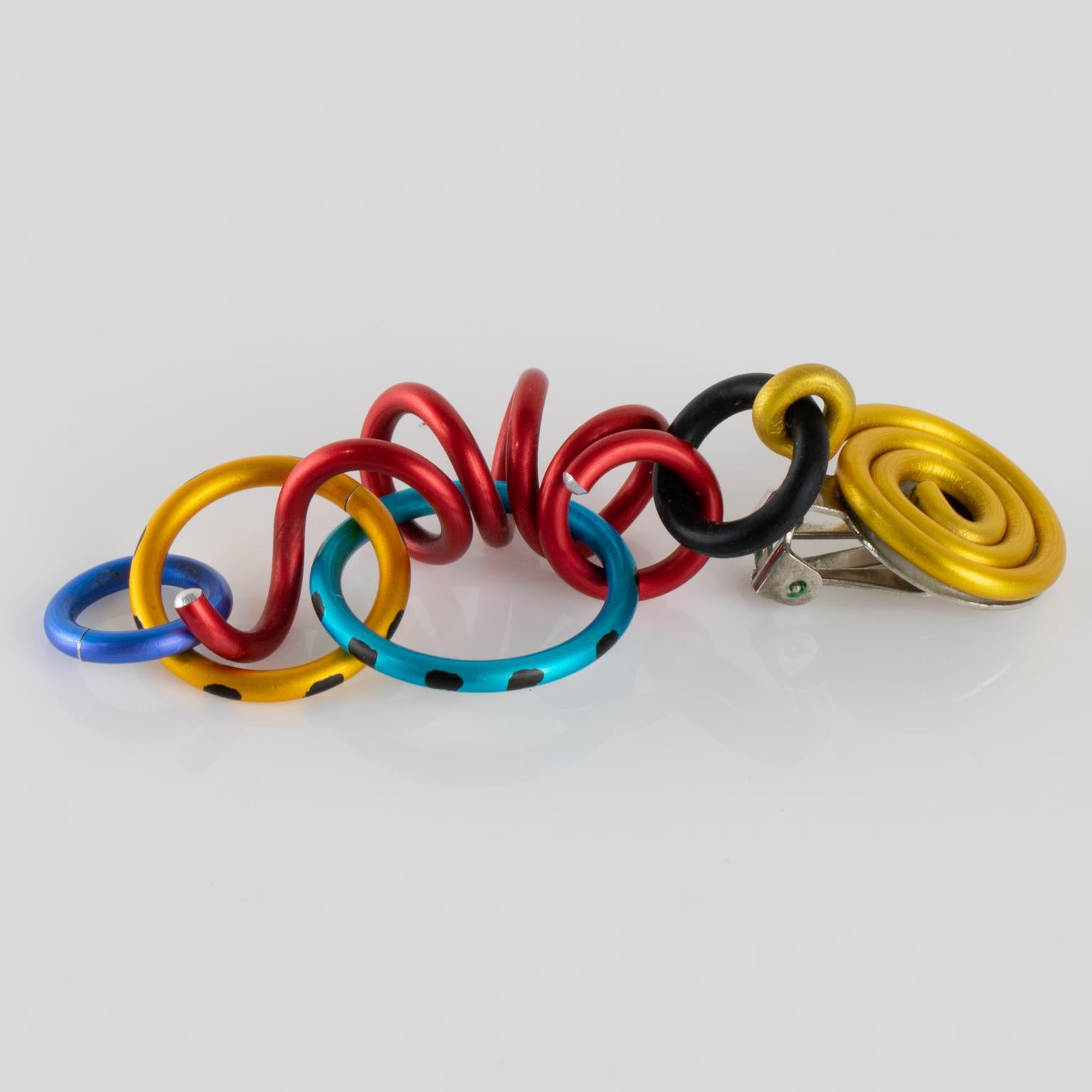 Pendientes de clip colgantes de aluminio multicolor David Spada New York en venta 2