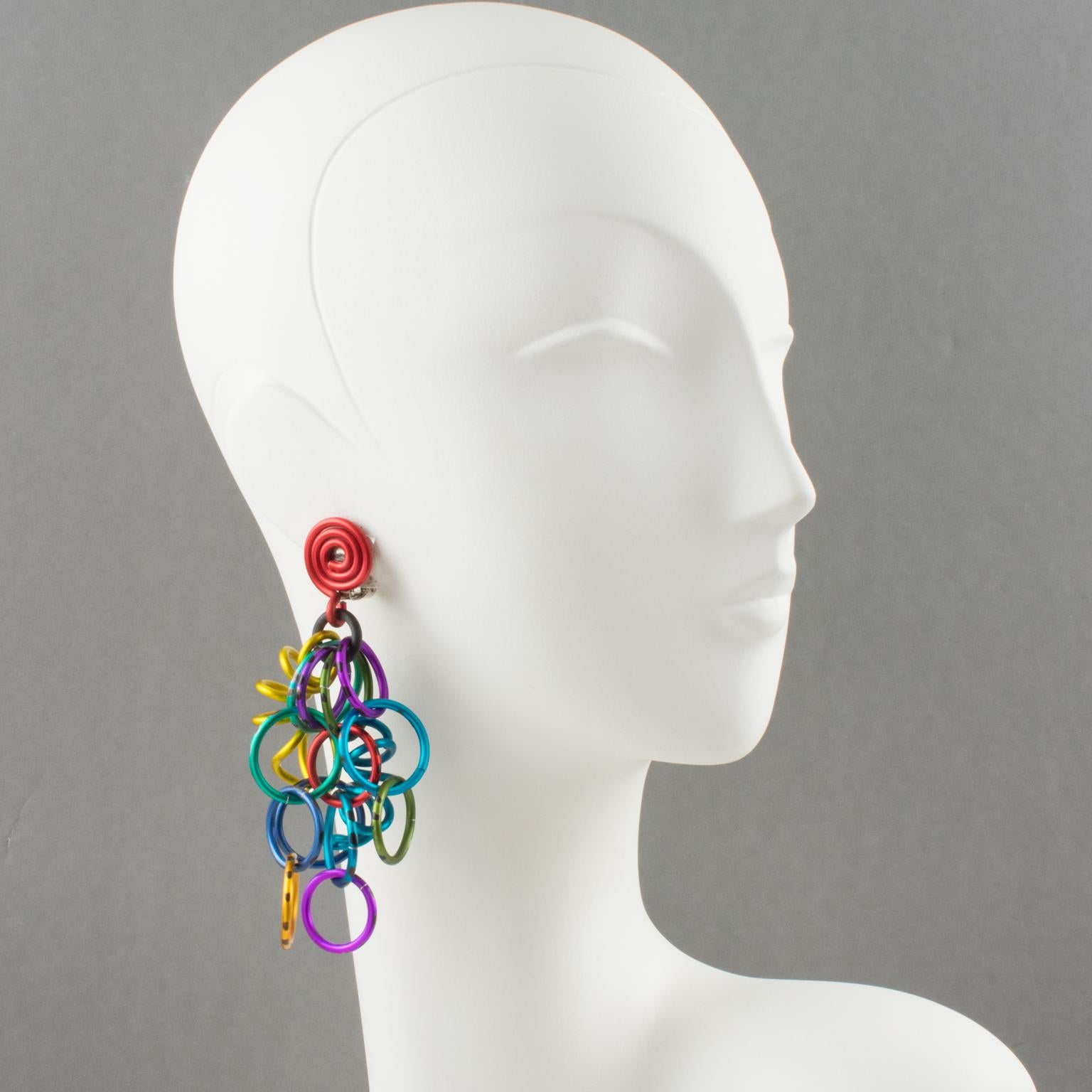 David Spada Regenbogen-Ohrclips aus Aluminium mit Deckel und Ringen im Angebot 3