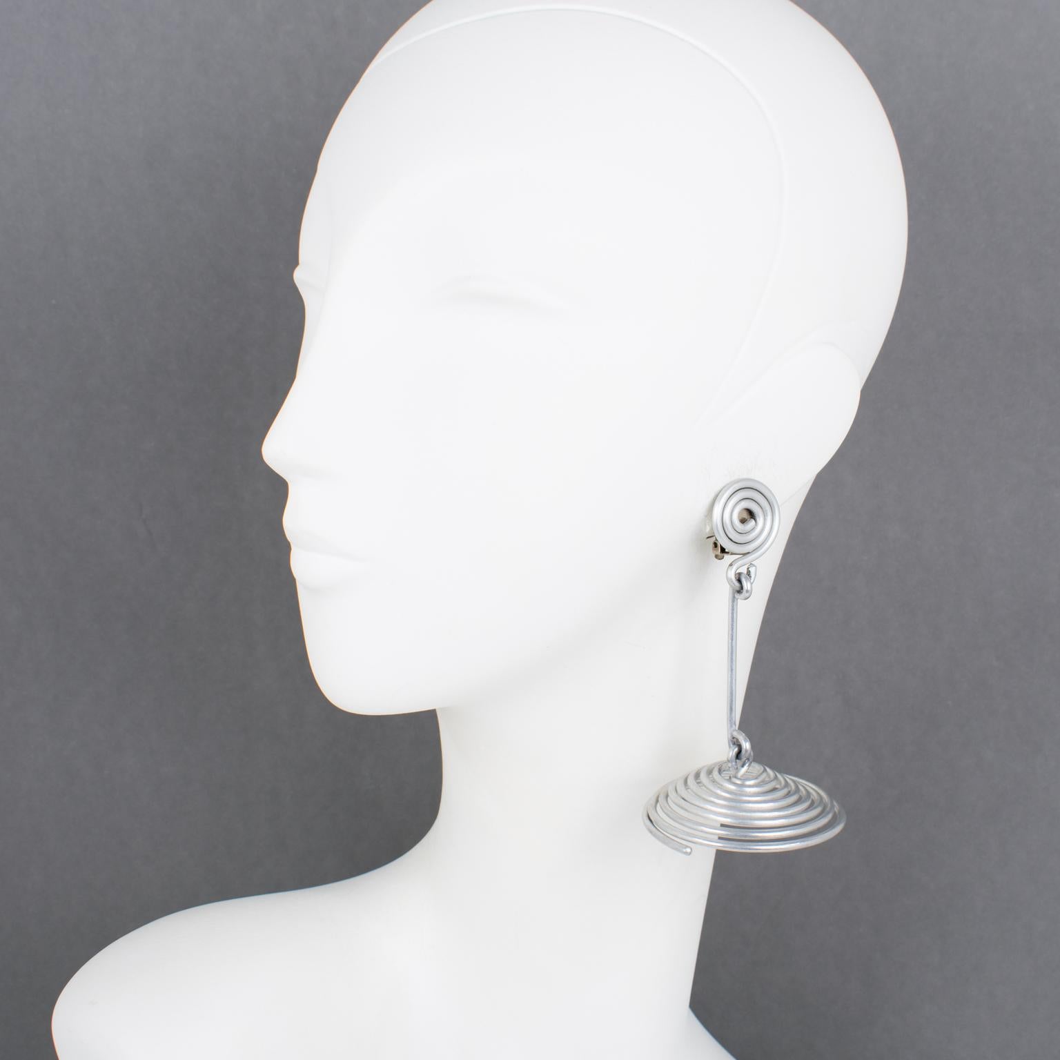 Modernist David Spada Coiled Silver Aluminum Clip Earrings For Sale
