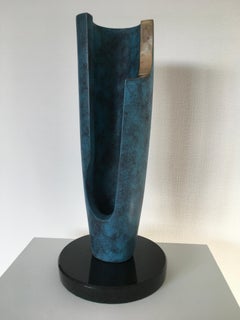 Hueco alto  - Escultura de sobremesa de edición limitada Bronce