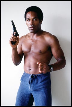 O.J. Simpson mit Gewehr - Antigua, 1978 Limitierter Nachlassdruck 