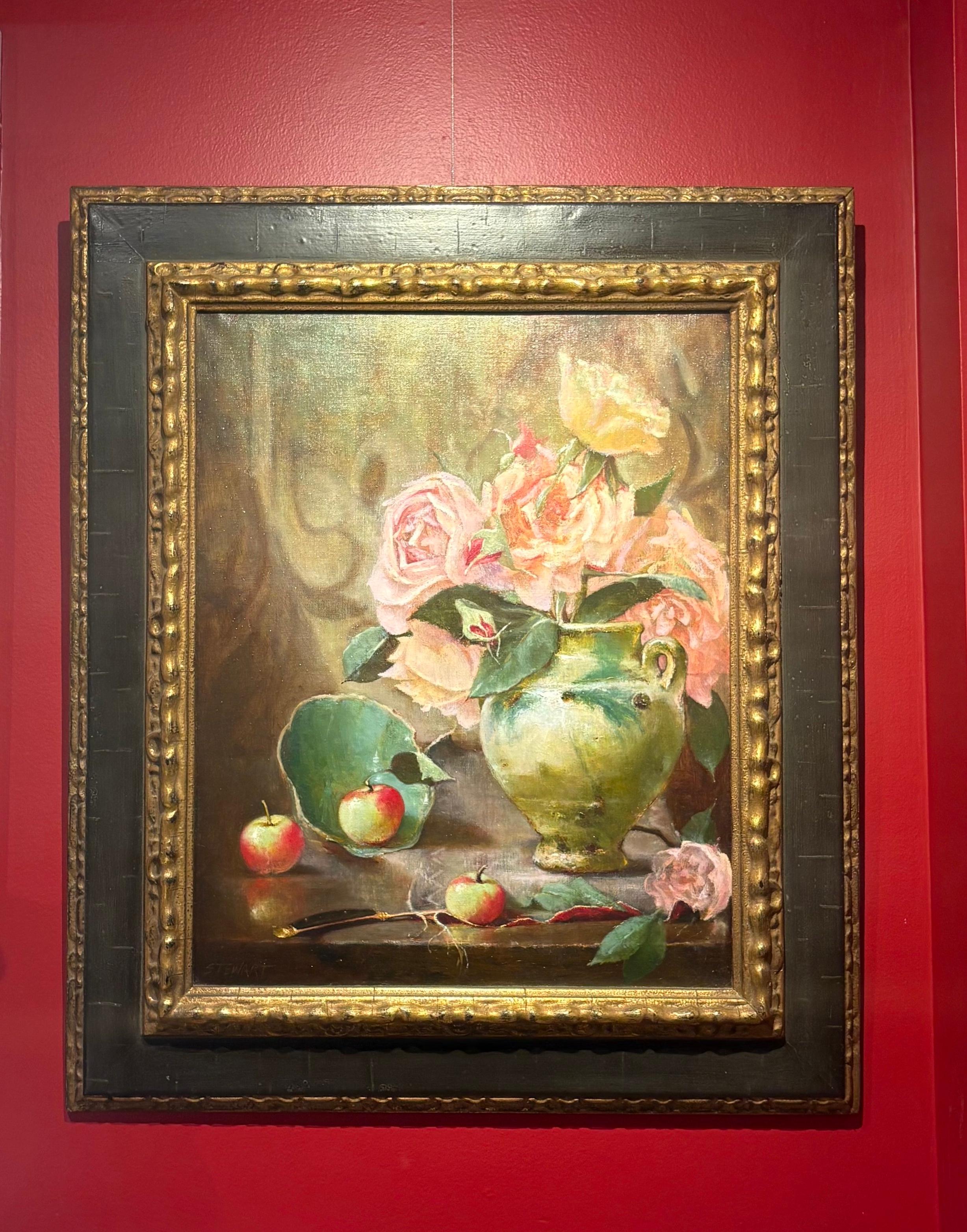 Roses, une nature morte classique de fleurs audacieuses à côté de pommes et d'un vase cassé. - Moderne Painting par David Stewart