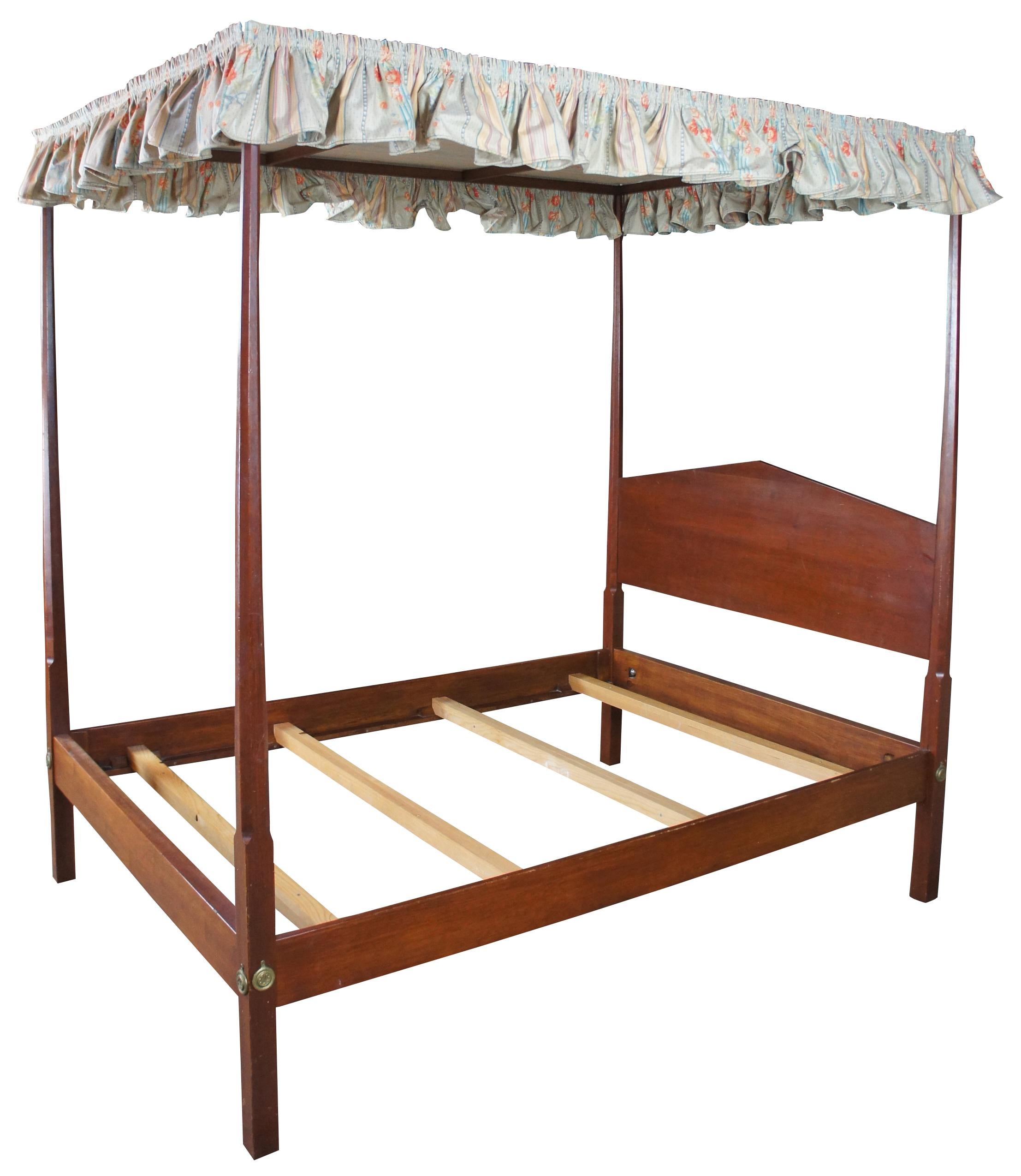 colonial canopy bed