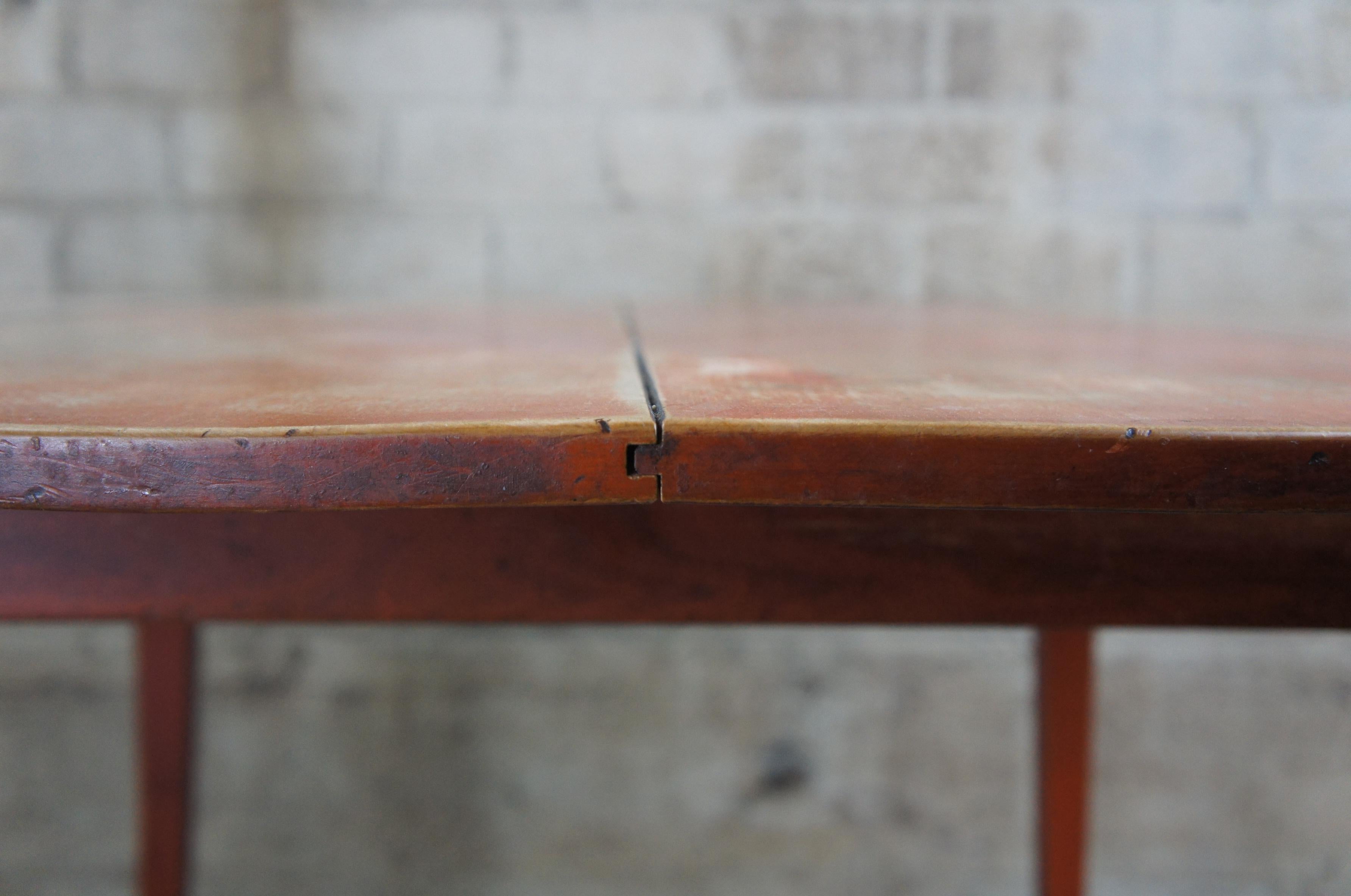 David T Smith Primitive Early American Round Pine Shaker Farmhouse Dining Table In Good Condition In Dayton, OH