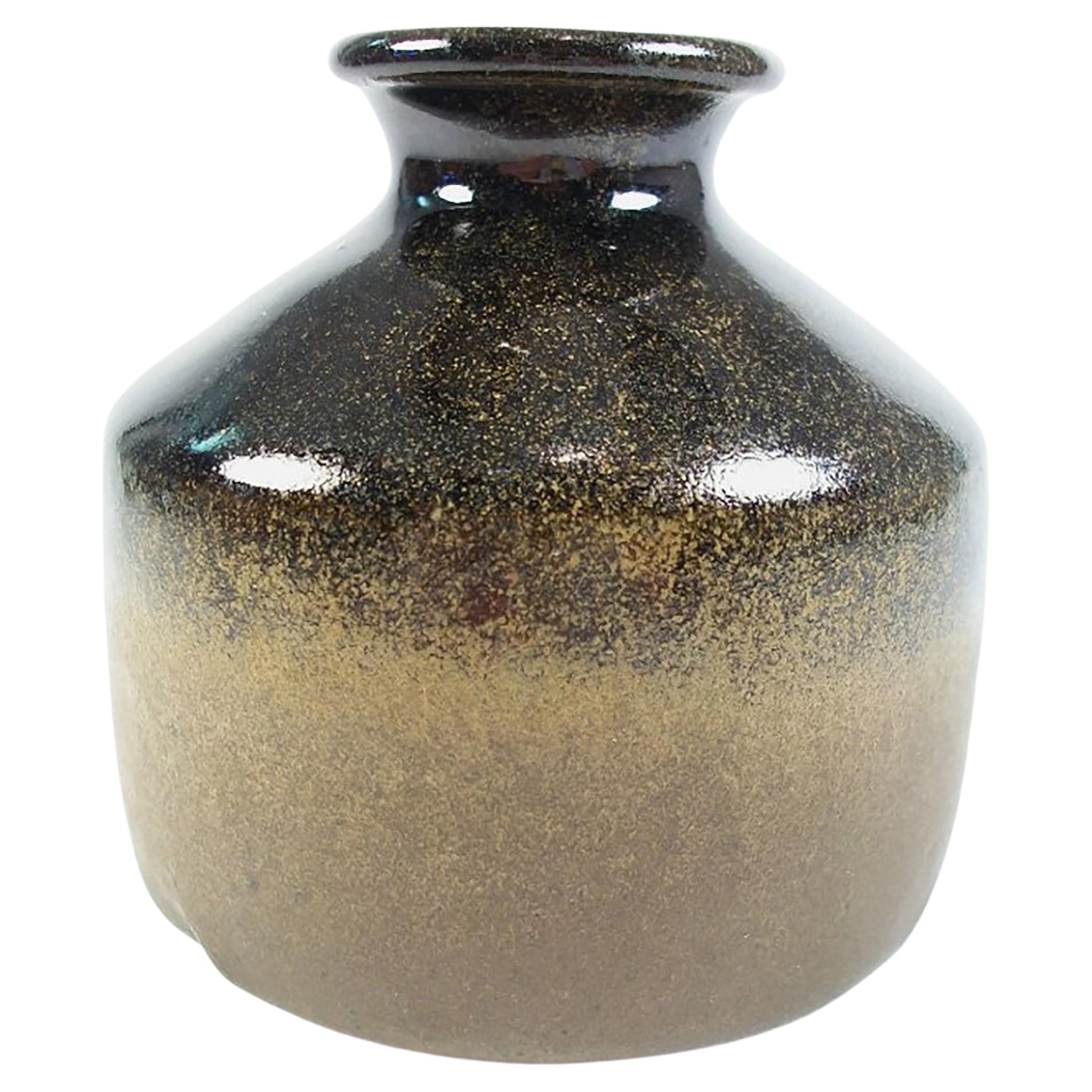 DAVID TAYLOR - Terracotta Studio Pottery Bud Vase - Canada (N.S.) - Circa 1970's For Sale