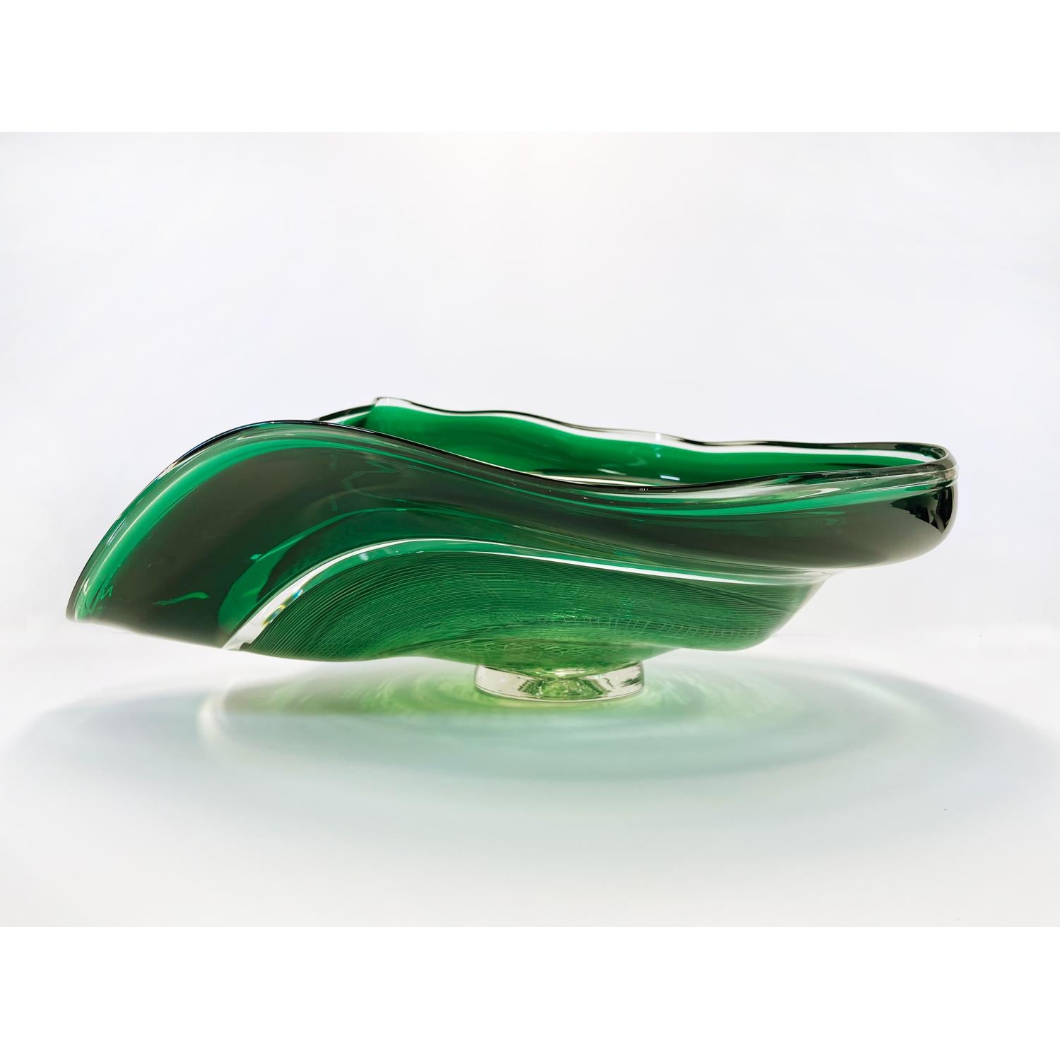 Emerald Rondelle Bowl, Modern Canadian Glass Sculpture, 2023 - Abstract Art by David Thai