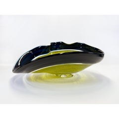 Schale in Meeresgrün/Olive Rondelle, moderne kanadische Glasskulptur, 2023