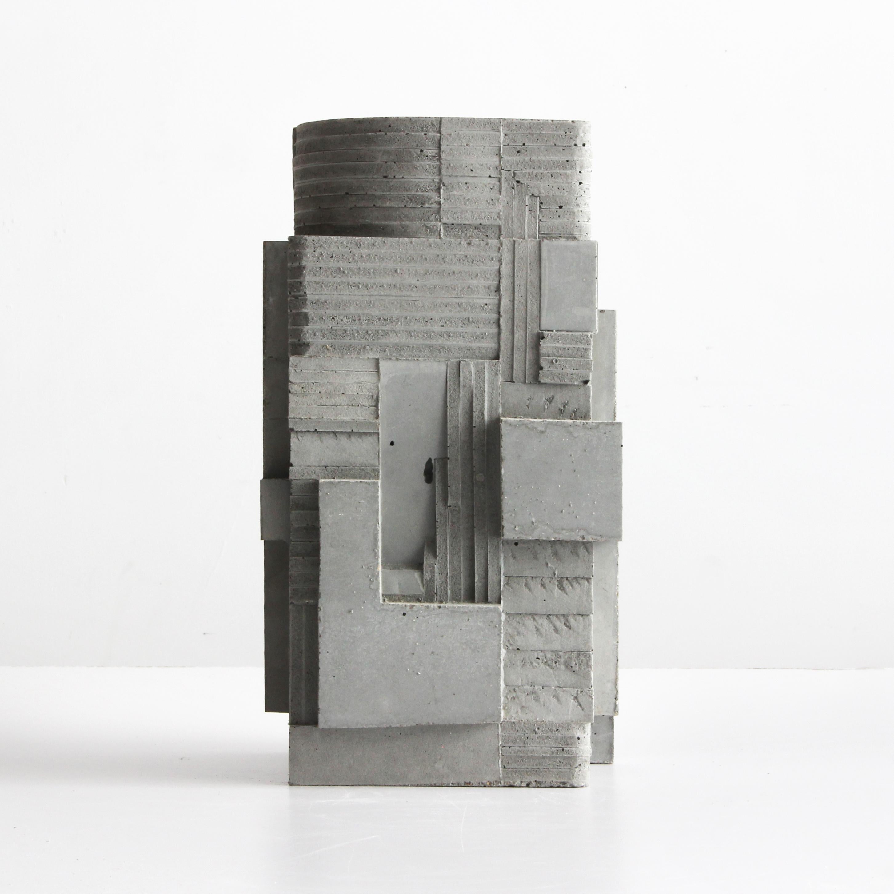 Vase no.4 - Contemporary Sculpture by David Umemoto